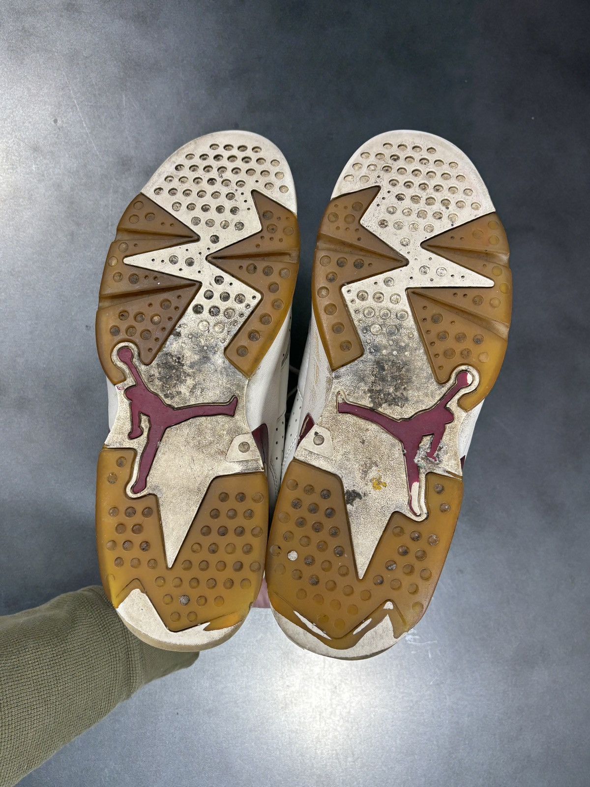 Jordan Brand 2015 Jordan 6 Maroon Air Jordan VI Retro 384664-116 Mens 11 Size US 11 / EU 44 - 5 Thumbnail