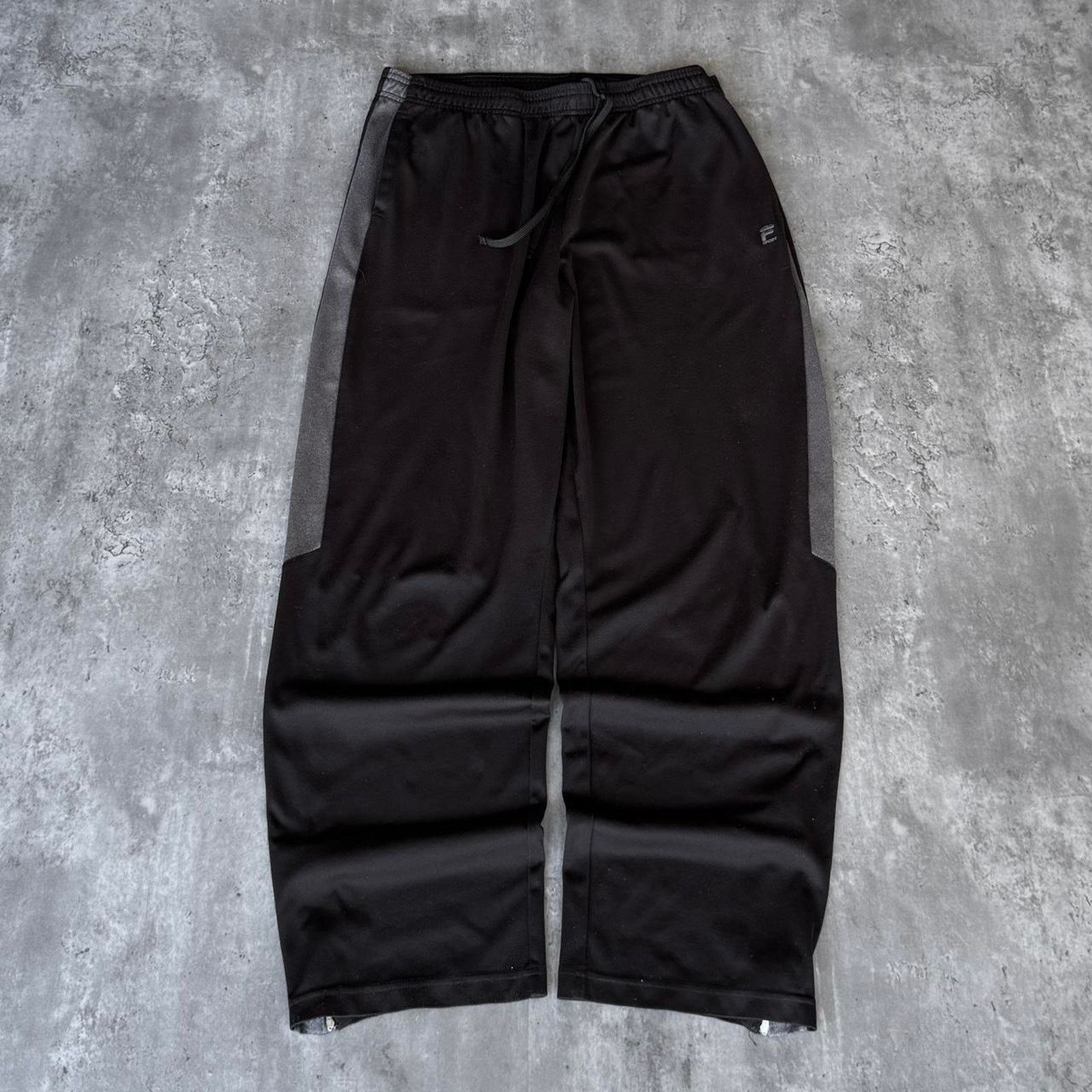 Fila × Japanese Brand × Vintage Vintage Y2K Baggy FILA Grunge Opium Technical Sweatpants Size US 38 / EU 54 - 1 Thumbnail