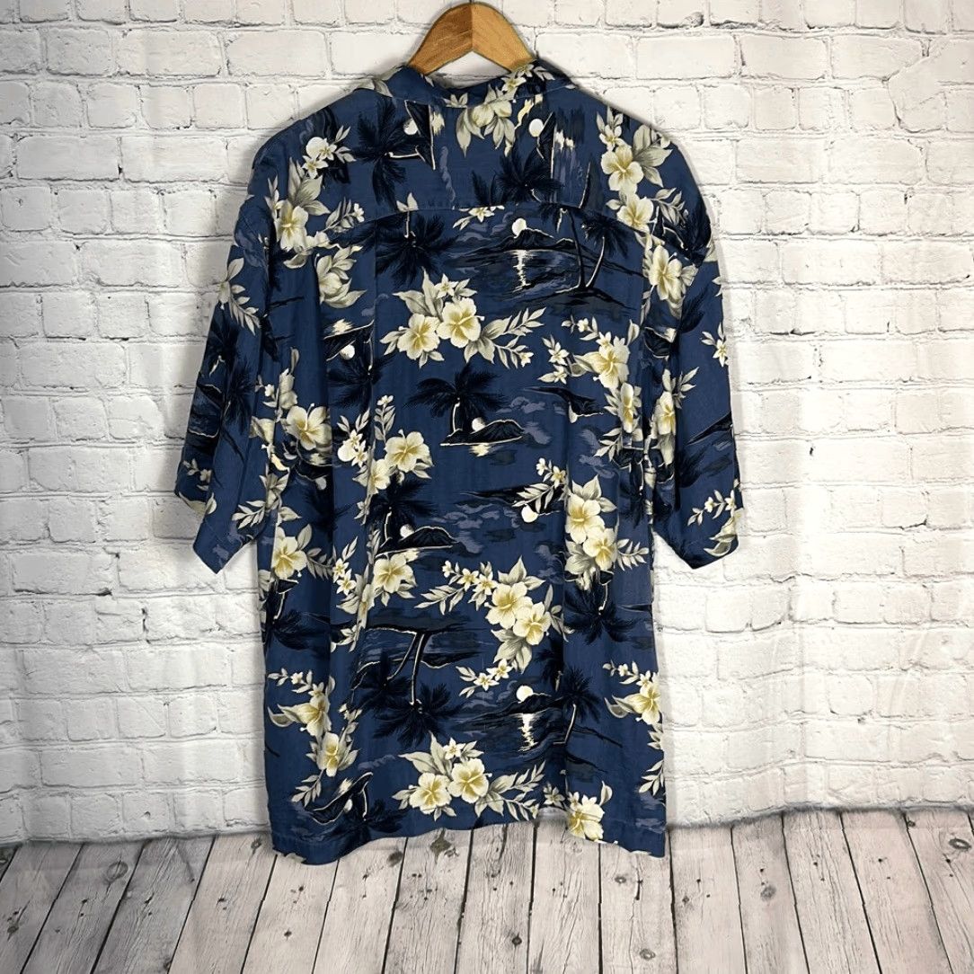 Tommy Bahama Tommy Bahama Camp Shirt Short Sleeve Button-Up Silk Hawaiian Blue L Large Mens Size US L / EU 52-54 / 3 - 4 Thumbnail