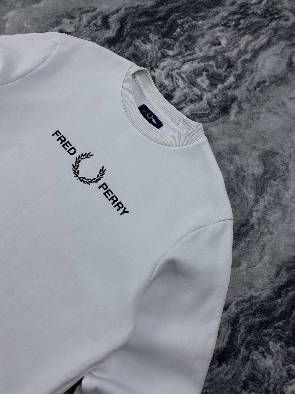 Fred Perry Fred Perry Big Logo Sweatshirt Men Size M White Size US M / EU 48-50 / 2 - 2 Thumbnail