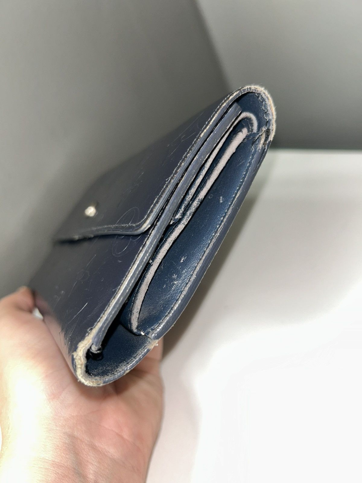 Louis Vuitton Louis Vuitton Gray Vernis Mat Porte Tresor Int’l Wallet Size ONE SIZE - 11 Thumbnail