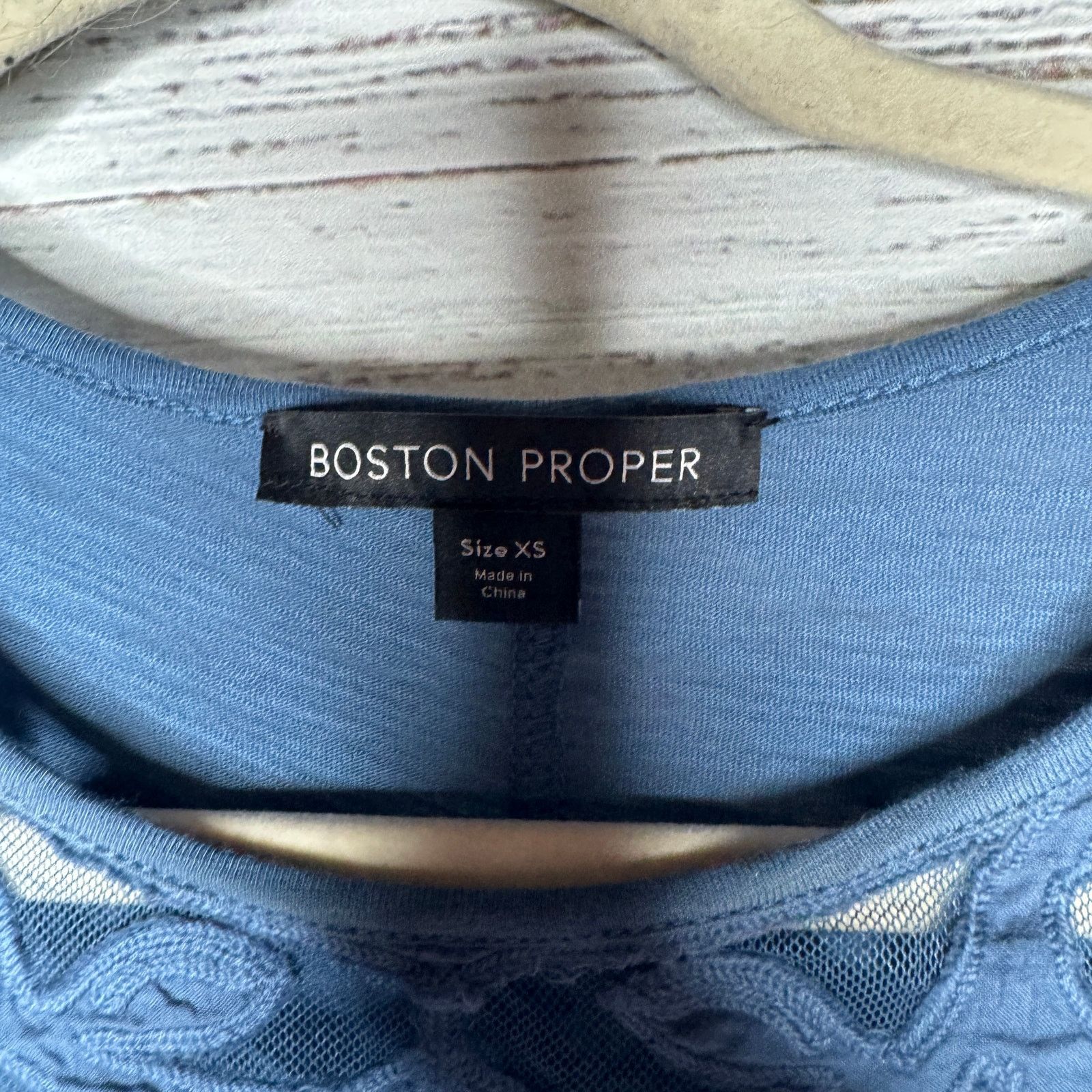 Boston Proper Boston Proper Blue Lace Detail Shark Bite Tunic Tank Top XS Size XS / US 0-2 / IT 36-38 - 2 Thumbnail