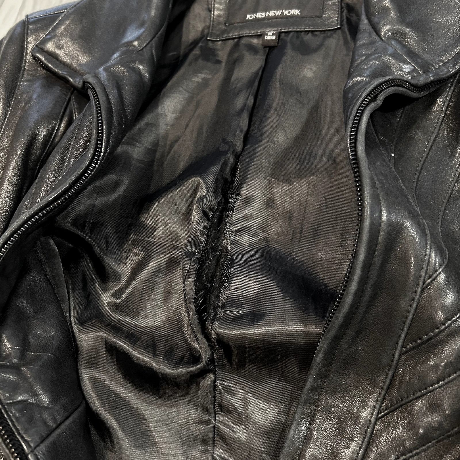 Jones New York Jones New York Black Leather Zip Up Moto Biker Jacket Size M Size M / US 6-8 / IT 42-44 - 9 Thumbnail