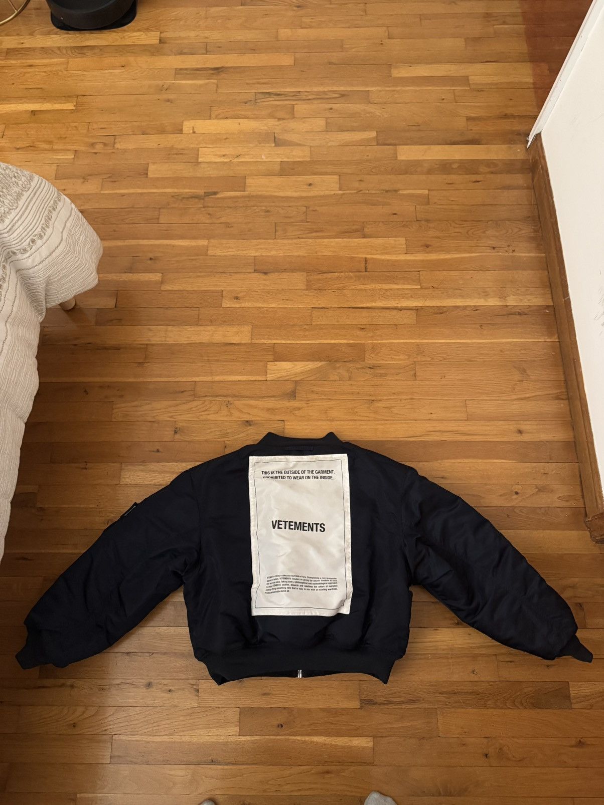 Alpha Industries × Vetements Vetements AW21 Reversible Cropped Bomber Jacket Size US XS / EU 42 / 0 - 4 Thumbnail