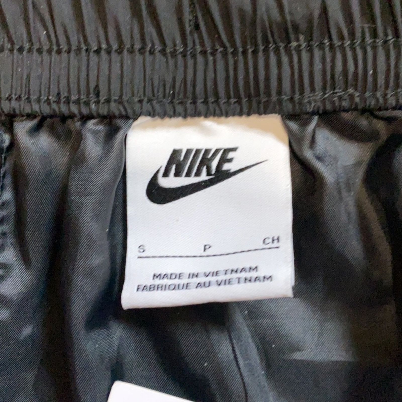 Nike Nike tech woven windbreaker cargo shorts Size US 30 / EU 46 - 12 Thumbnail