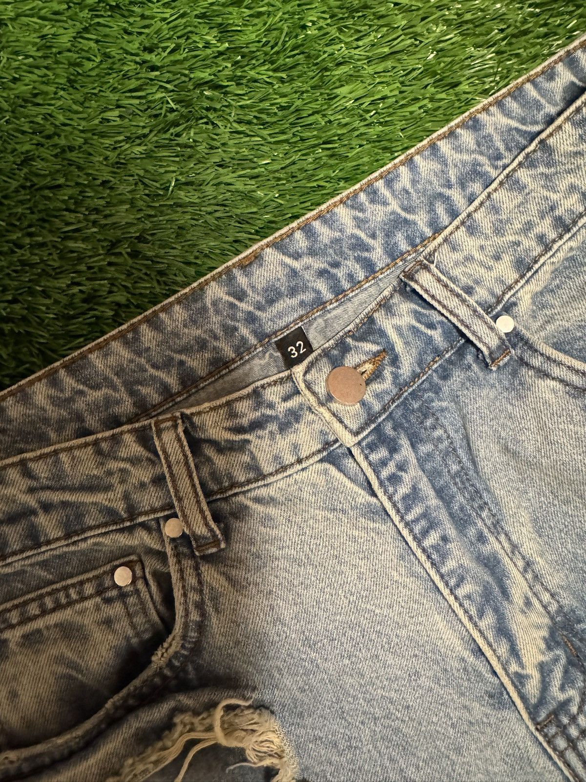 Vale Rare Vale Denim Distressed Jeans Size US 32 / EU 48 - 2 Thumbnail