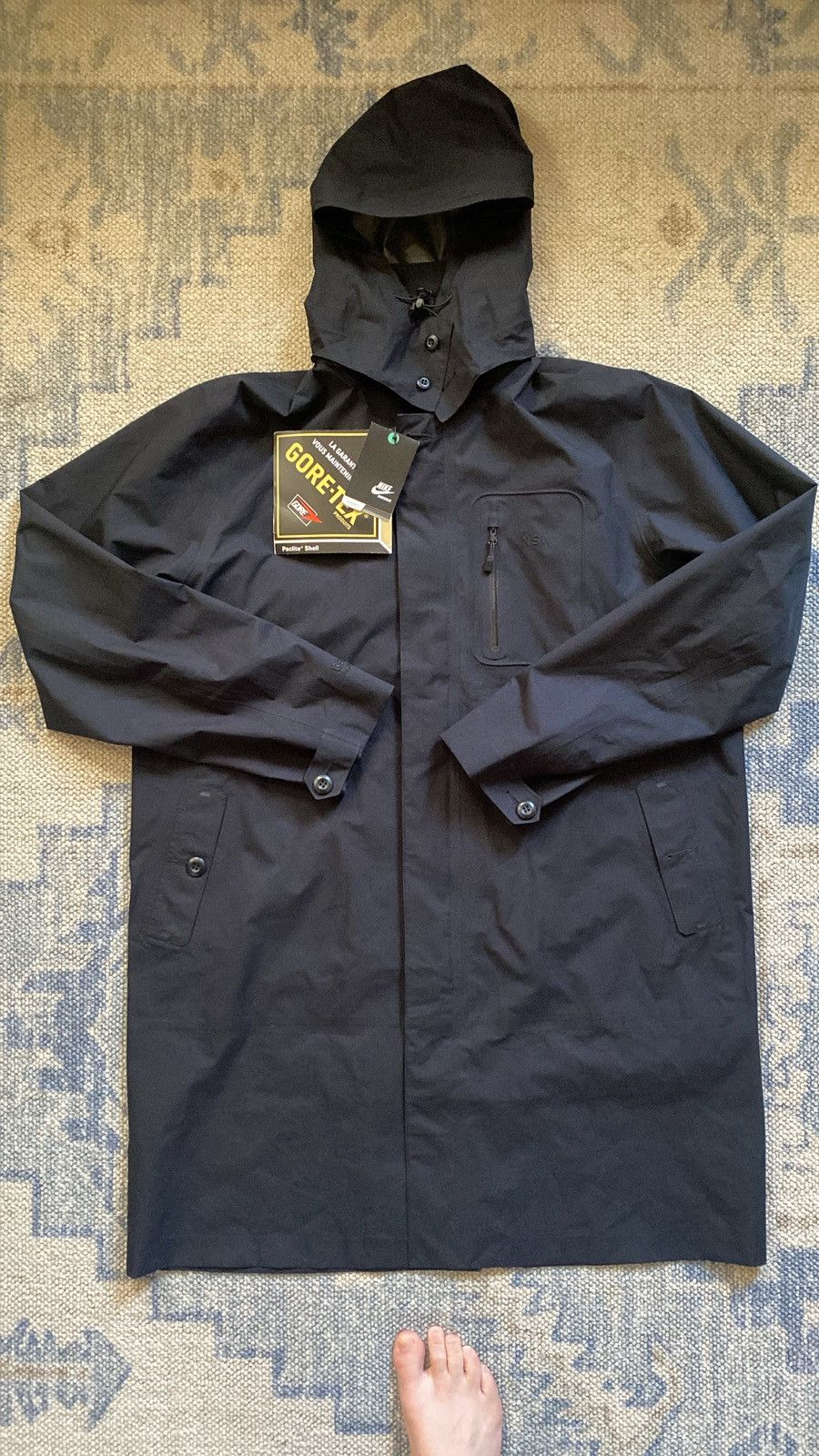Nike Nike NSW Black Goretex hooded overcoat Sz XL NWT Size US XL / EU 56 / 4 - 1 Thumbnail