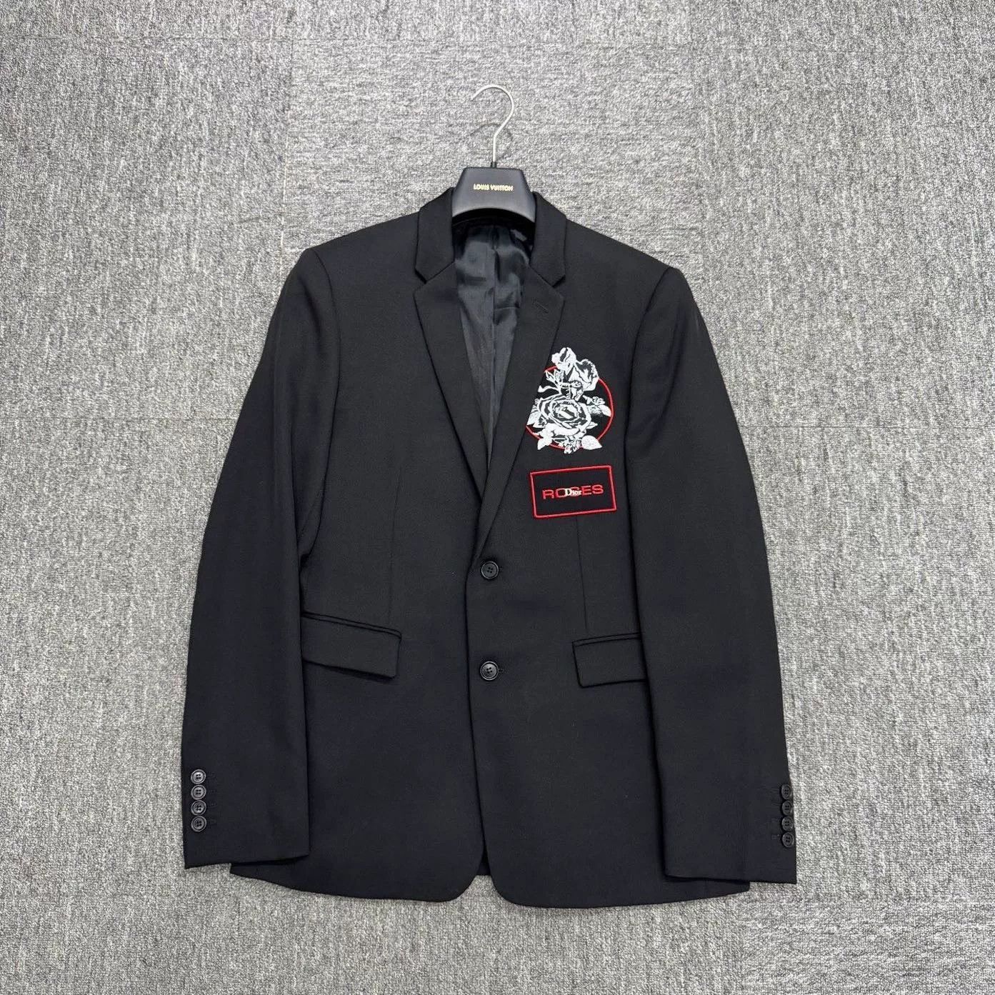 Dior Dior Embroidered Suit Jacket in Black. Size US L / EU 52-54 / 3 - 1 Thumbnail