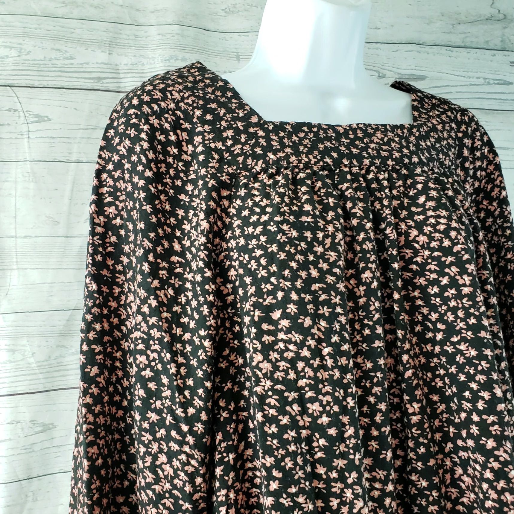 Vintage Universal Thread Blouse Shirt Womens Small Black Pink Floral Long Sleeve Rayon Square Neck Casual Mens? Womens Size S / US 4 / IT 40 - 2 Thumbnail
