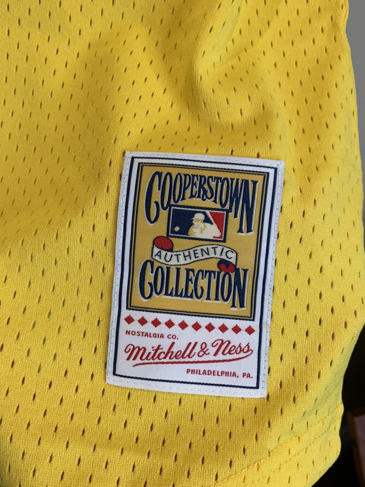 Cooperstown Collection *RARE* New Ricky Henderson Oakland As Mitchell & Ness Jersey Size US M / EU 48-50 / 2 - 7 Thumbnail