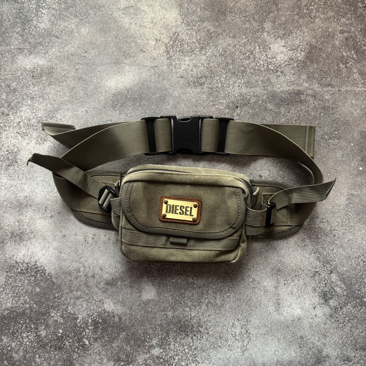 Diesel Diesel Vintage Avant Garde Y2K Unisex Crossbody Bag Size ONE SIZE - 1 Thumbnail