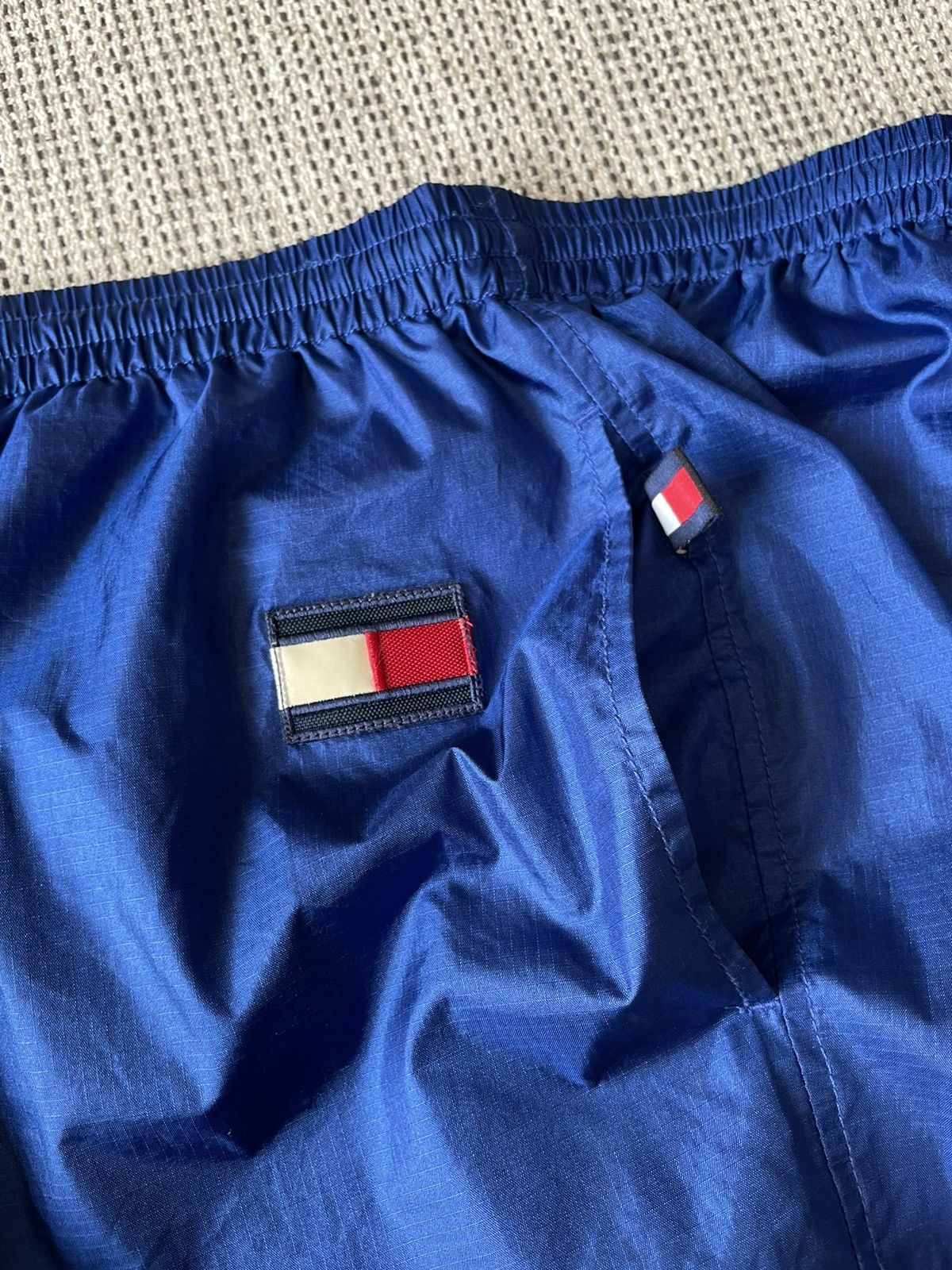 Tommy Hilfiger × Vintage Vintage 90s Tommy Hilfiger Nylon Pants Blue Metallic Size US 36 / EU 52 - 3 Thumbnail