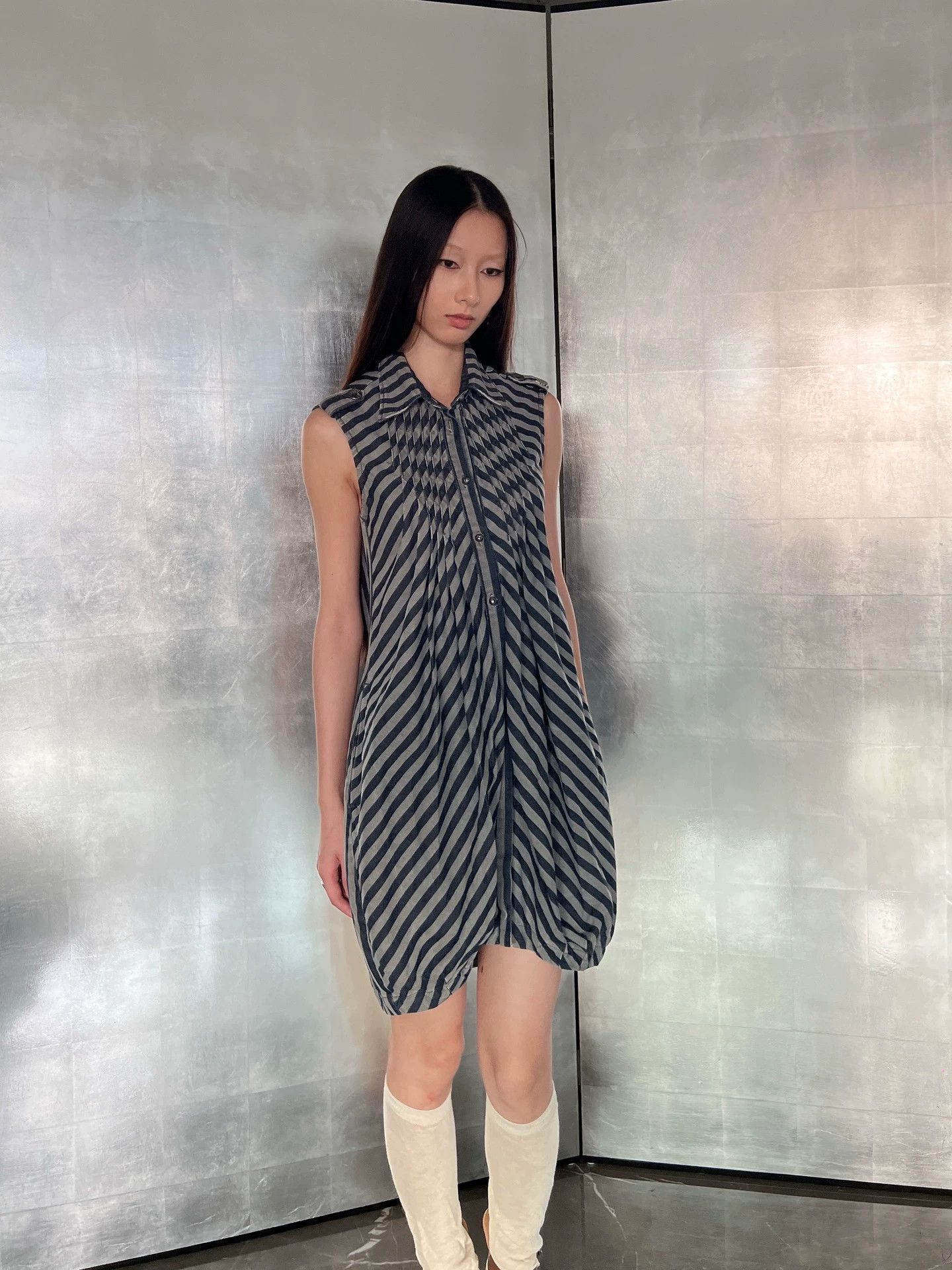 Vintage Vintage Italian Lapel Irregular Stripe Denim Dress XS Size XS / US 0-2 / IT 36-38 - 1 Thumbnail