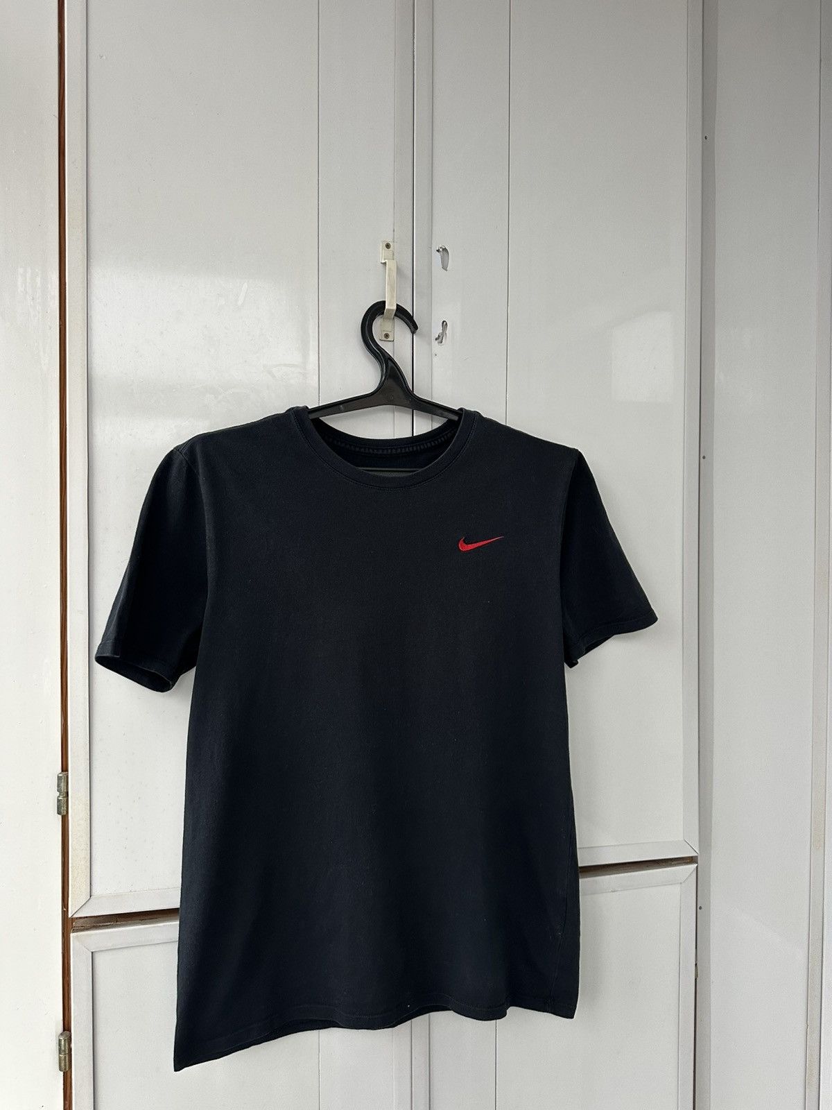 Nike Vintage Nike T-shirt Red Swoosh Size US M / EU 48-50 / 2 - 5 Thumbnail