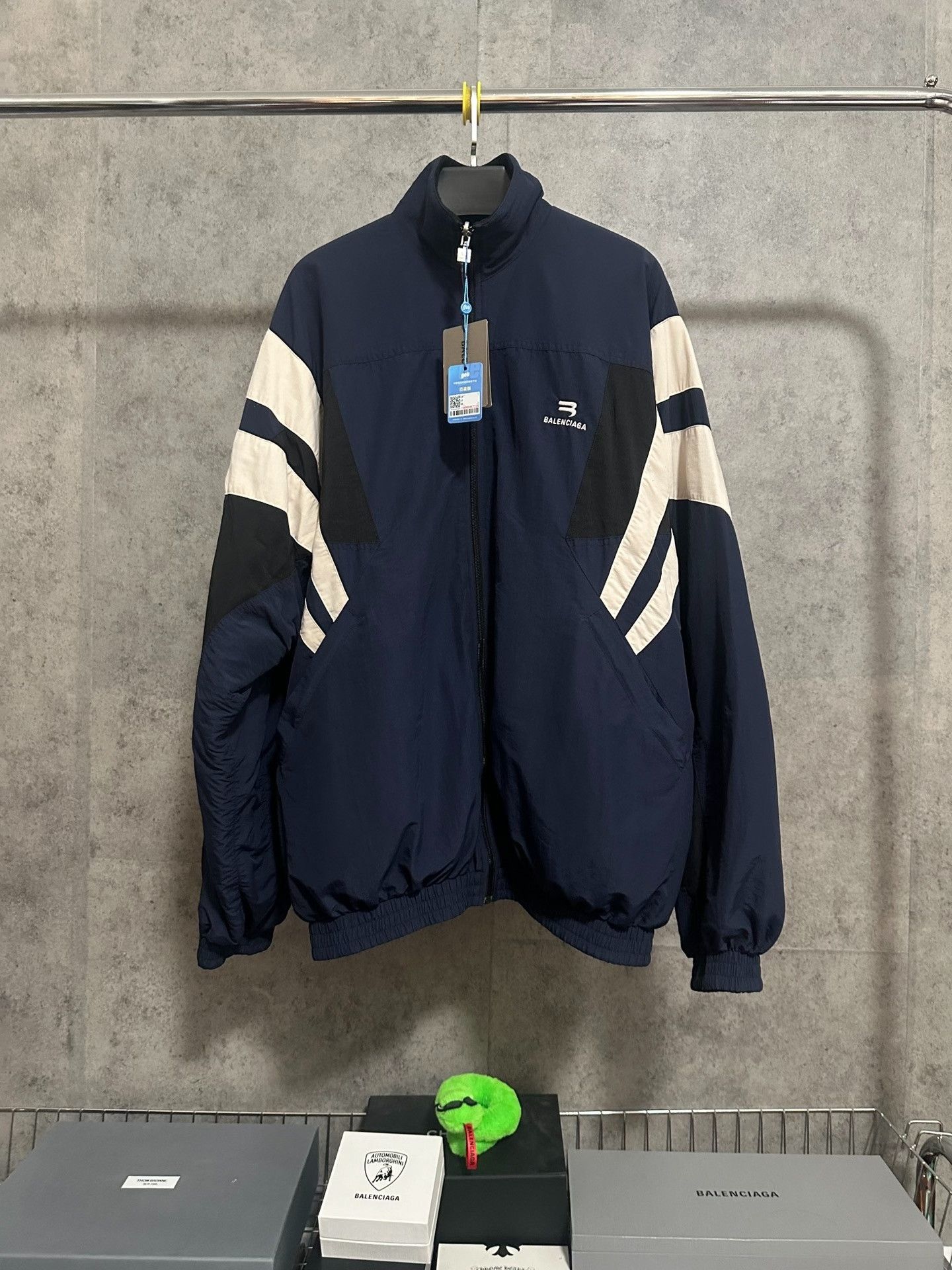 Balenciaga Balenciaga Reversible Fleece Oversized Jacket Size US M / EU 48-50 / 2 - 1 Thumbnail