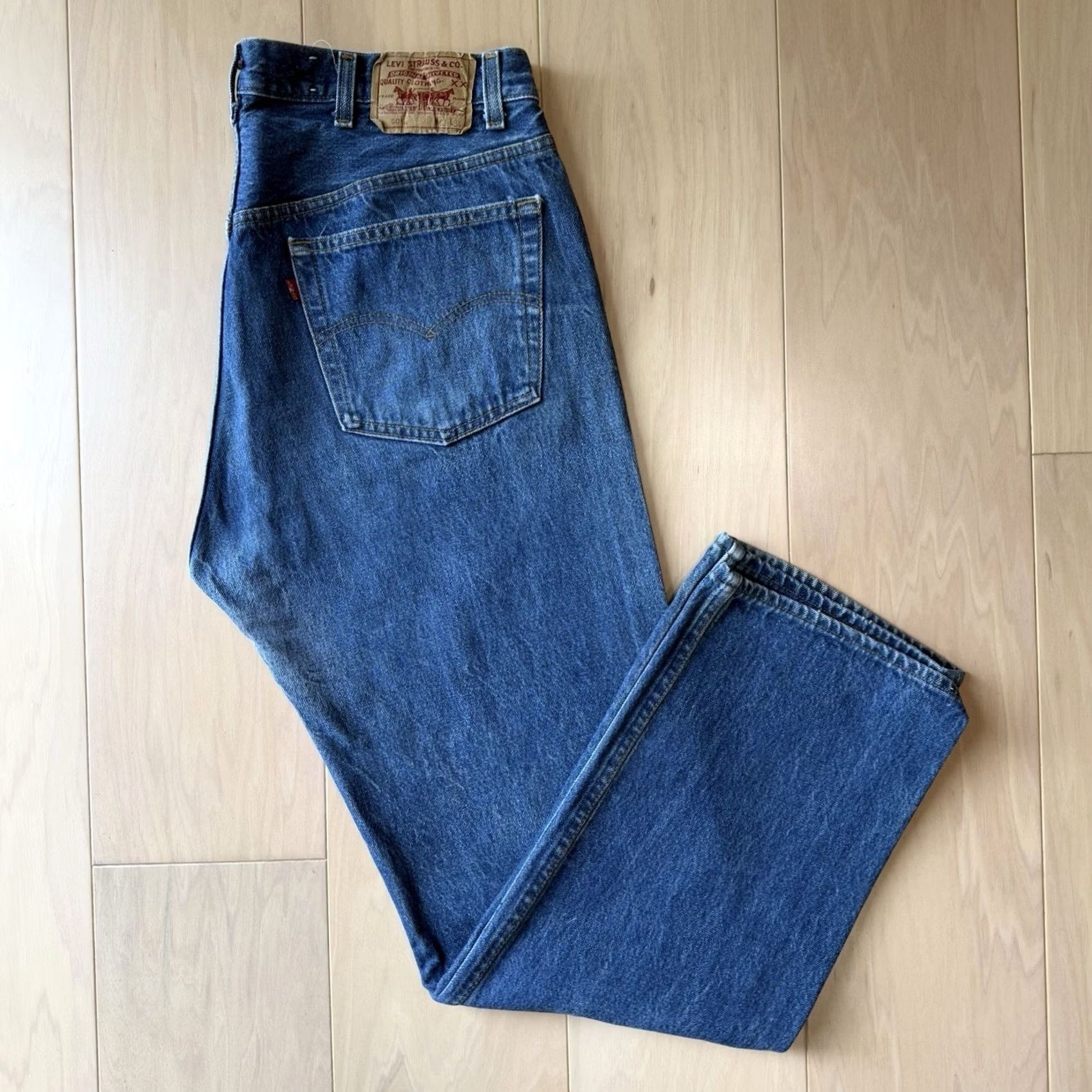 Levi's VINTAGE Levi's 501 Jeans 37 Blue Dark Wash USA 80s Workwear Non Selvedge 5-Pocket Mens Straight Regular Denim Button Fly 30.5 In Inseam Size US 37 - 2 Thumbnail