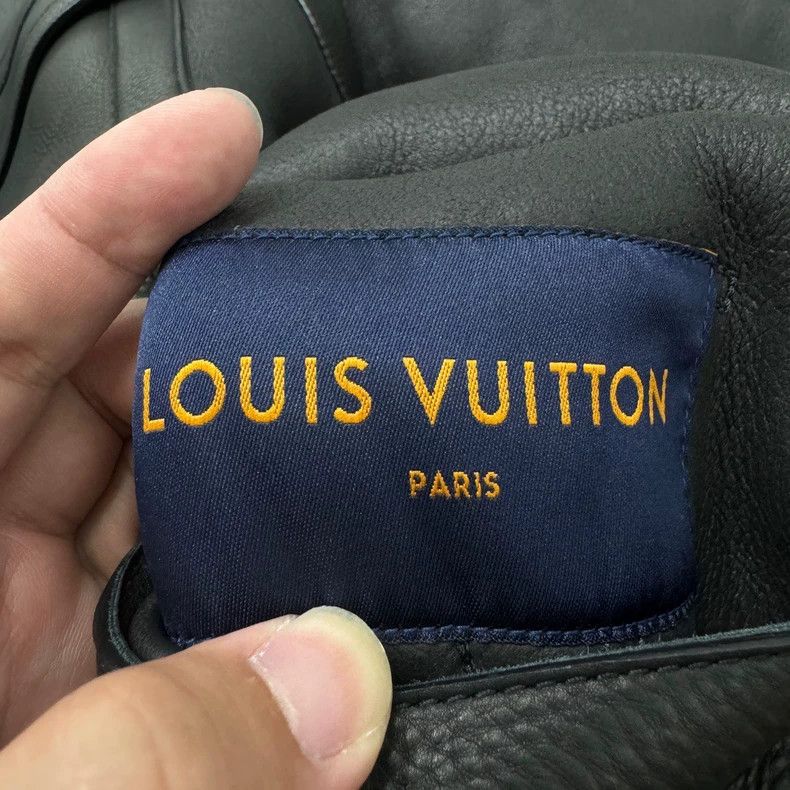 Louis Vuitton Louis Vuitton Double-side wearing jacket fur integrated ja Size US S / EU 44-46 / 1 - 5 Thumbnail