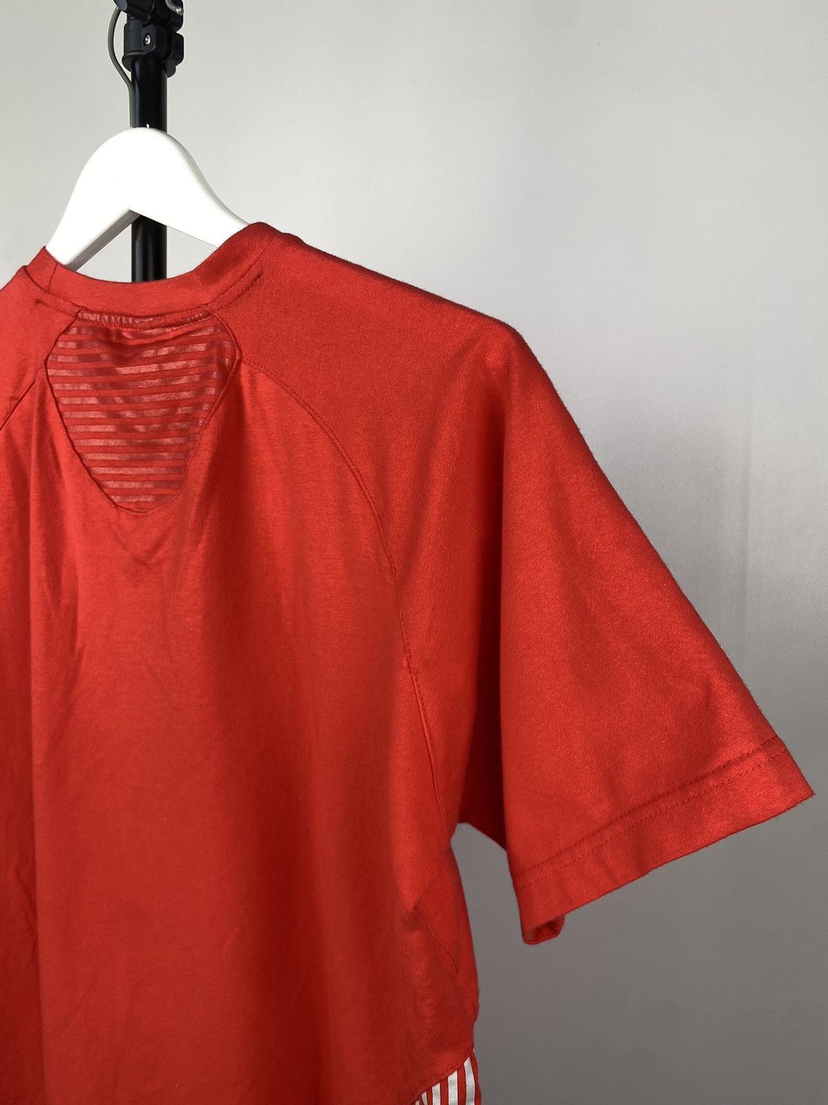 Nike × Vintage Vintage 90s 00s Nike Air Max red T-shirt Size US L / EU 52-54 / 3 - 11 Thumbnail