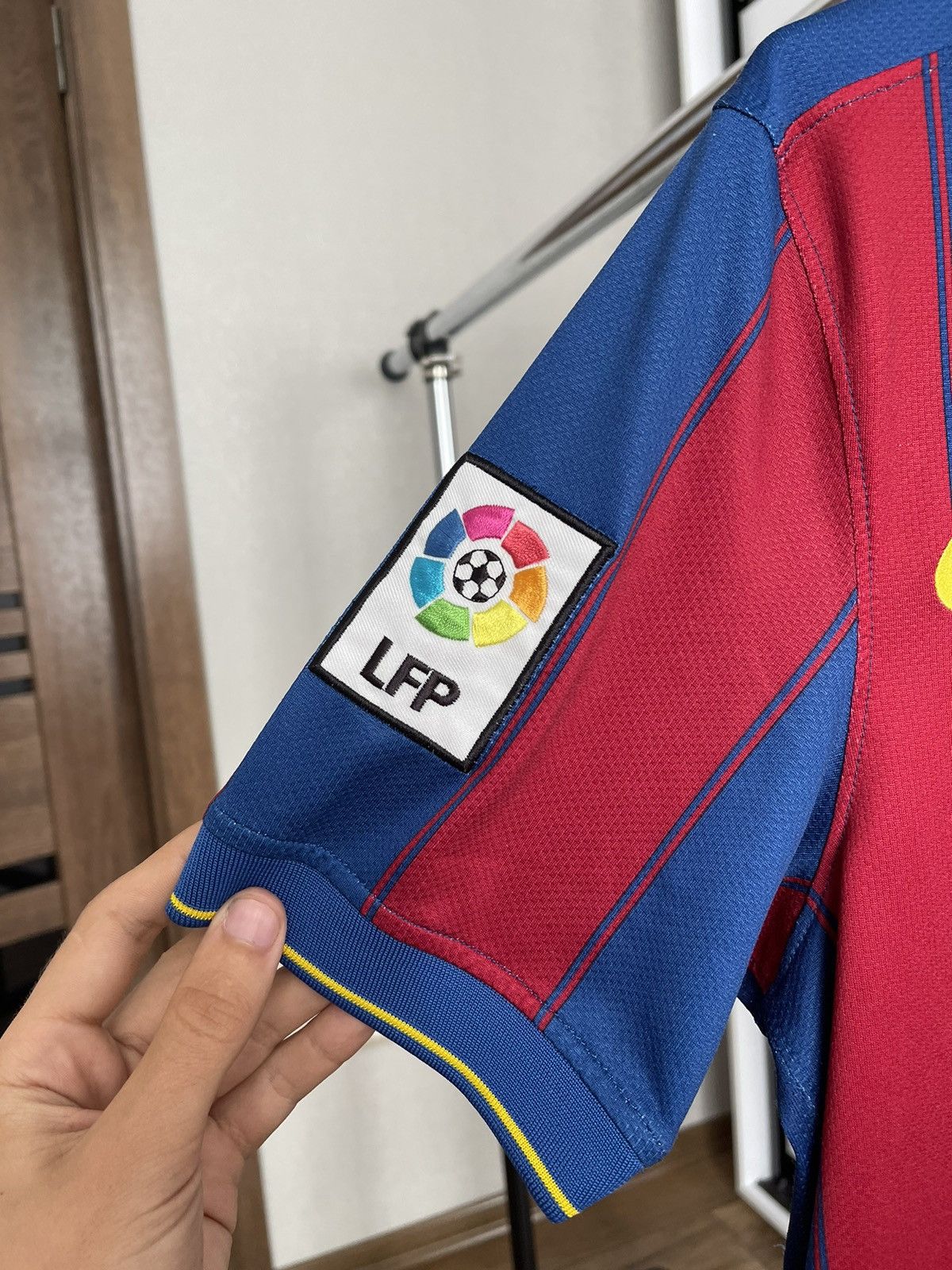 Other 2009/2010 Nike FC Barcelona Messi Vintage Soccer Jersey Tee Size US S / EU 44-46 / 1 - 9 Thumbnail