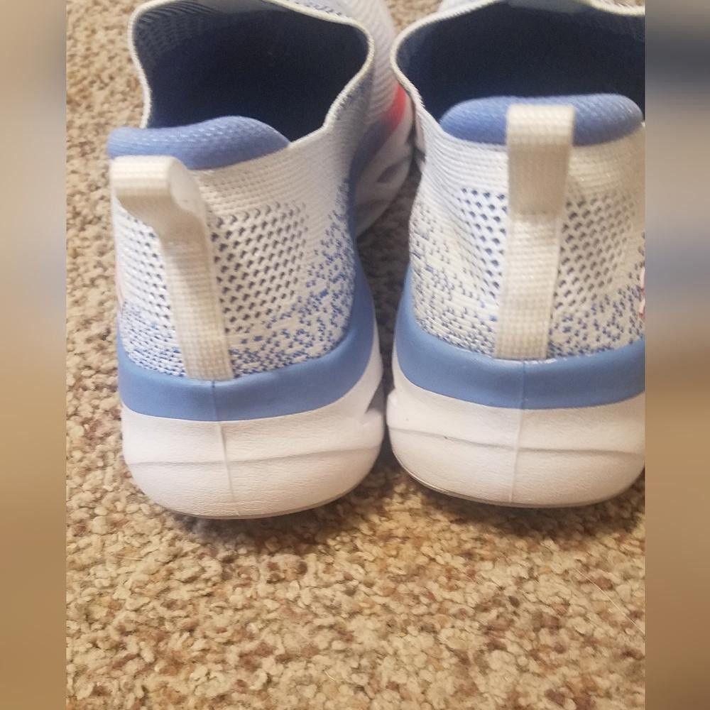 SKECHERS Skechers White and Blue Stretch Fit Sneakers Size 9 1/2 Size US 9.5 / IT 39.5 - 4 Thumbnail