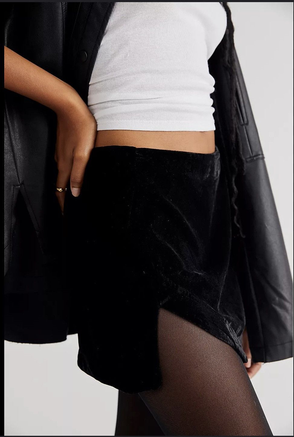Free People Free people Annalise velvet mini skirt Size 28" / US 6 / IT 42 - 3 Thumbnail