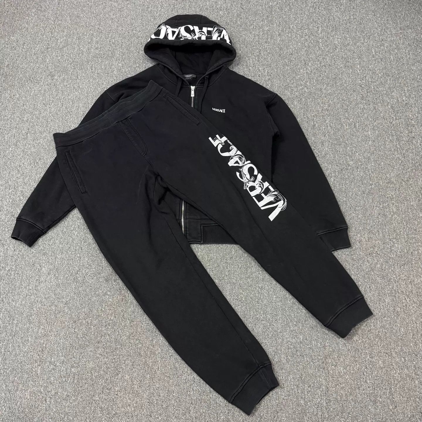 Versace Versace zip-up jacket set black M 95 new Size US M / EU 48-50 / 2 - 1 Thumbnail
