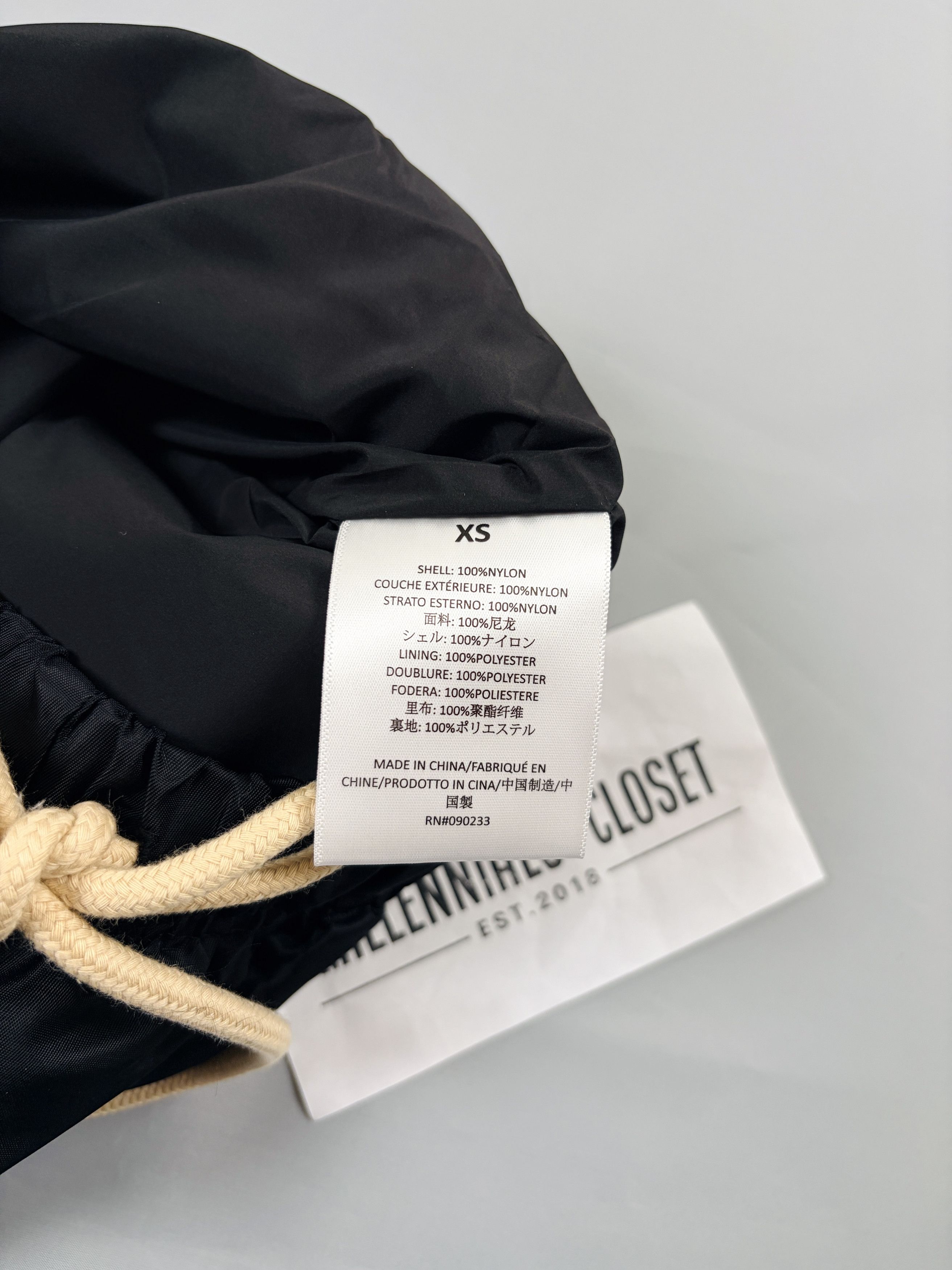 Essentials Fear of God Essentials Running Shorts Jet Black SS23 size XS Size US 30 / EU 46 - 4 Thumbnail