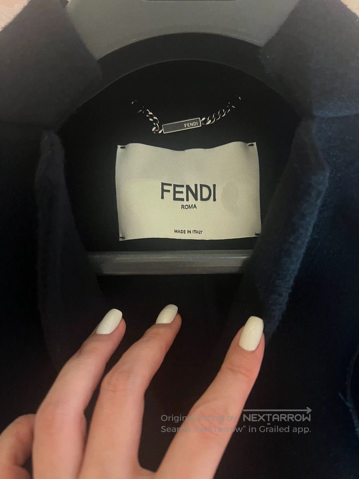 Fendi black double-sided cashmere cape with brooch. Size US M / EU 48-50 / 2 - 2 Thumbnail