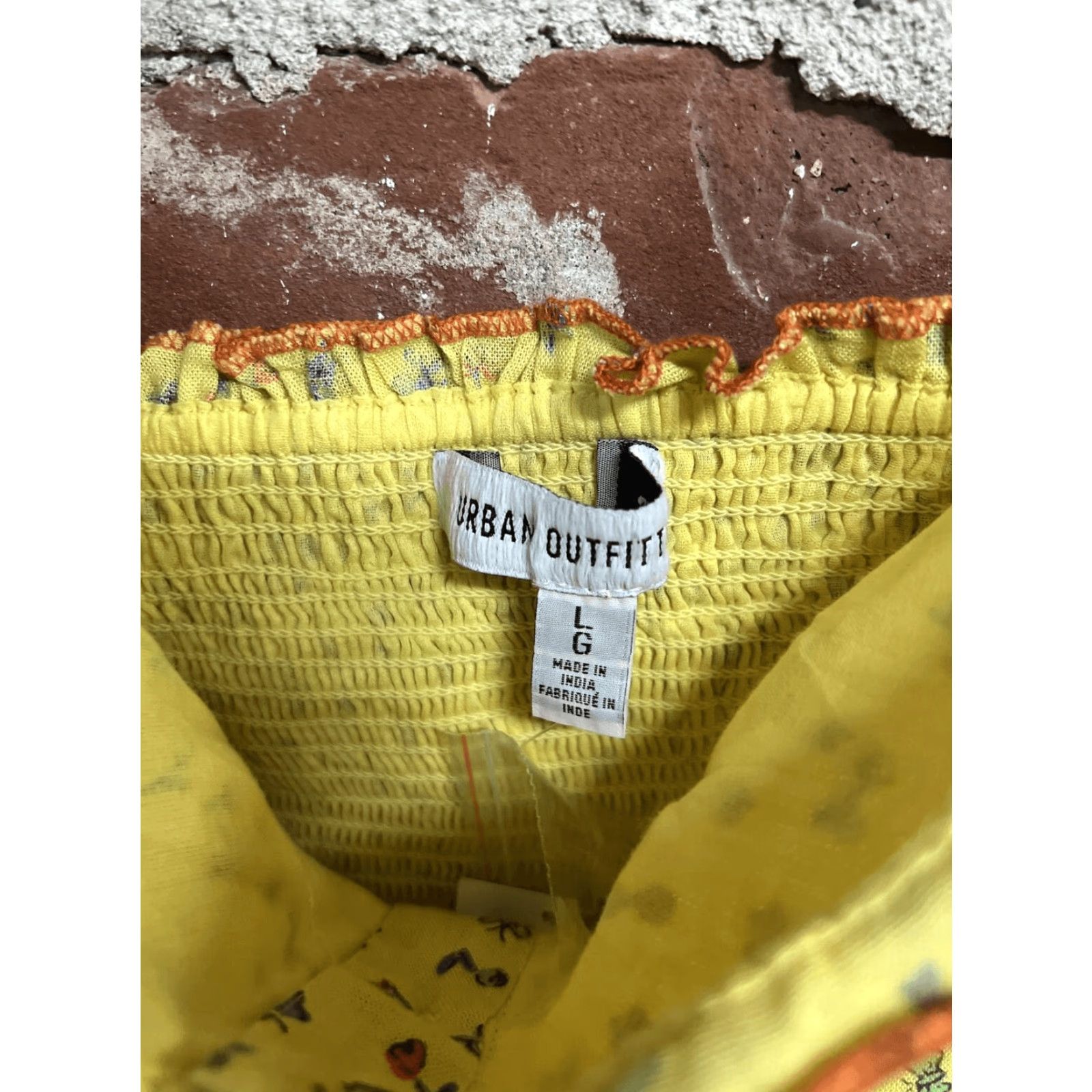Urban Outfitters Urban Outfitters Womens Yellow Floral Pattern Sleeveless Blouse NWT Size L Size L / US 10 / IT 46 - 3 Thumbnail