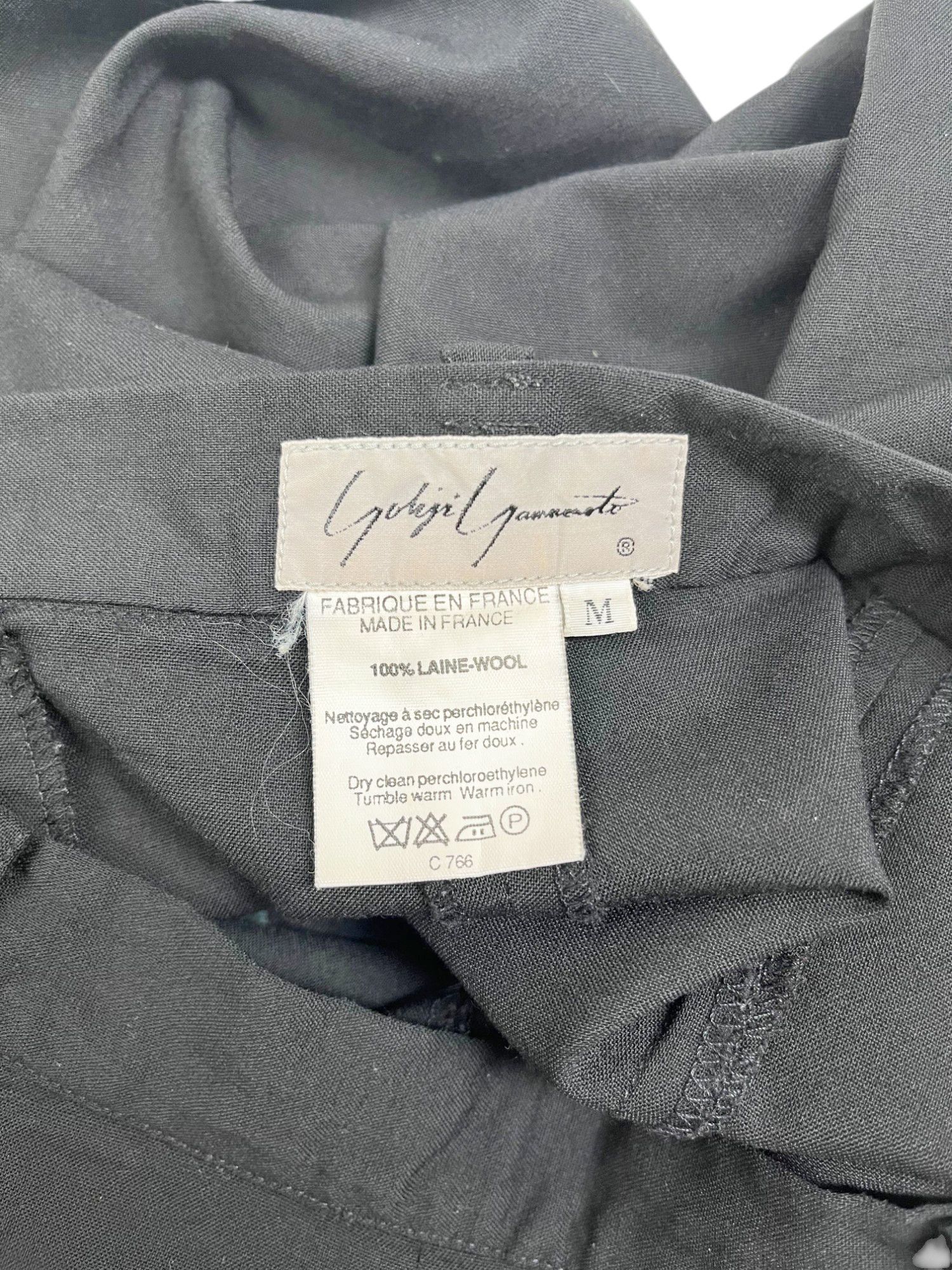 Yohji Yamamoto 2000's Low Rise Black Wool Shorts Size 28" / US 6 / IT 42 - 8 Thumbnail