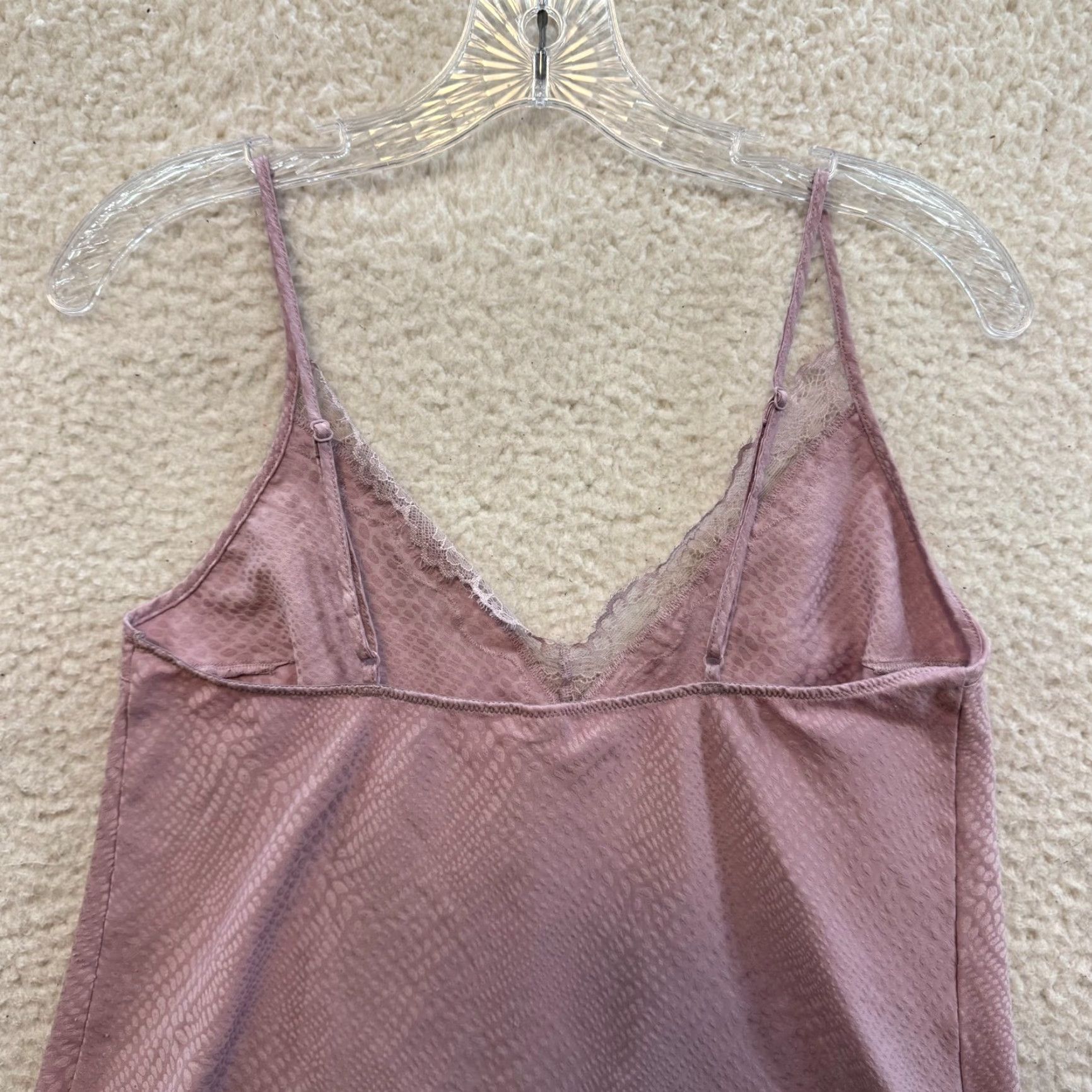 Victoria's Secret Victoria's Secret Camisole Tank Top M Purple Lilac Lavender Lace Women Medium Purple Lace Camisole Women M Purple Size M / US 6-8 / IT 42-44 - 4 Thumbnail