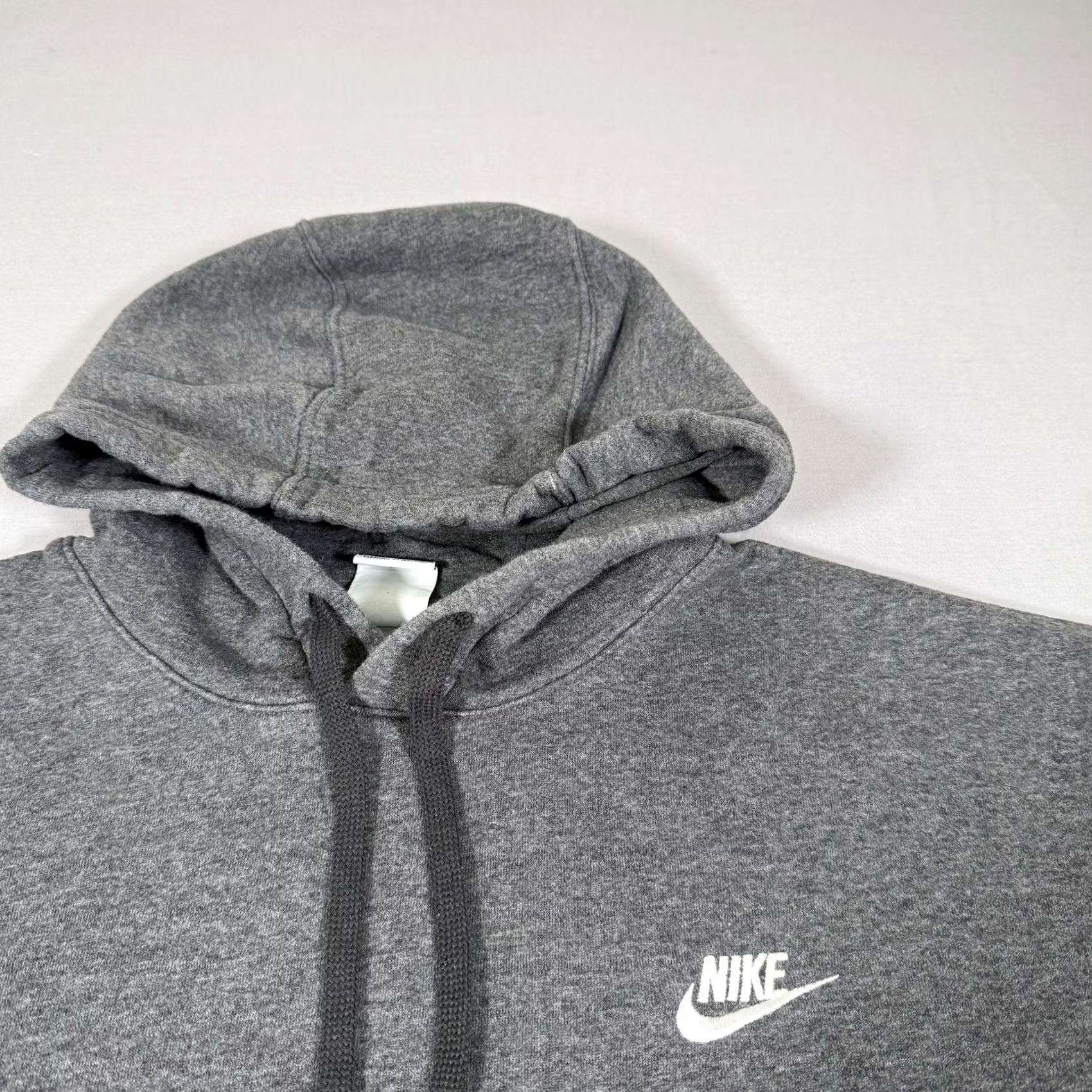 Nike Nike Hoodie Men XL Gray Club Fleece Pullover Sweater Swoosh Kangaroo Pocket Sportswear Nike Clothing Mens XL Gray Pullover Hoodie Size US XL / EU 56 / 4 - 3 Thumbnail