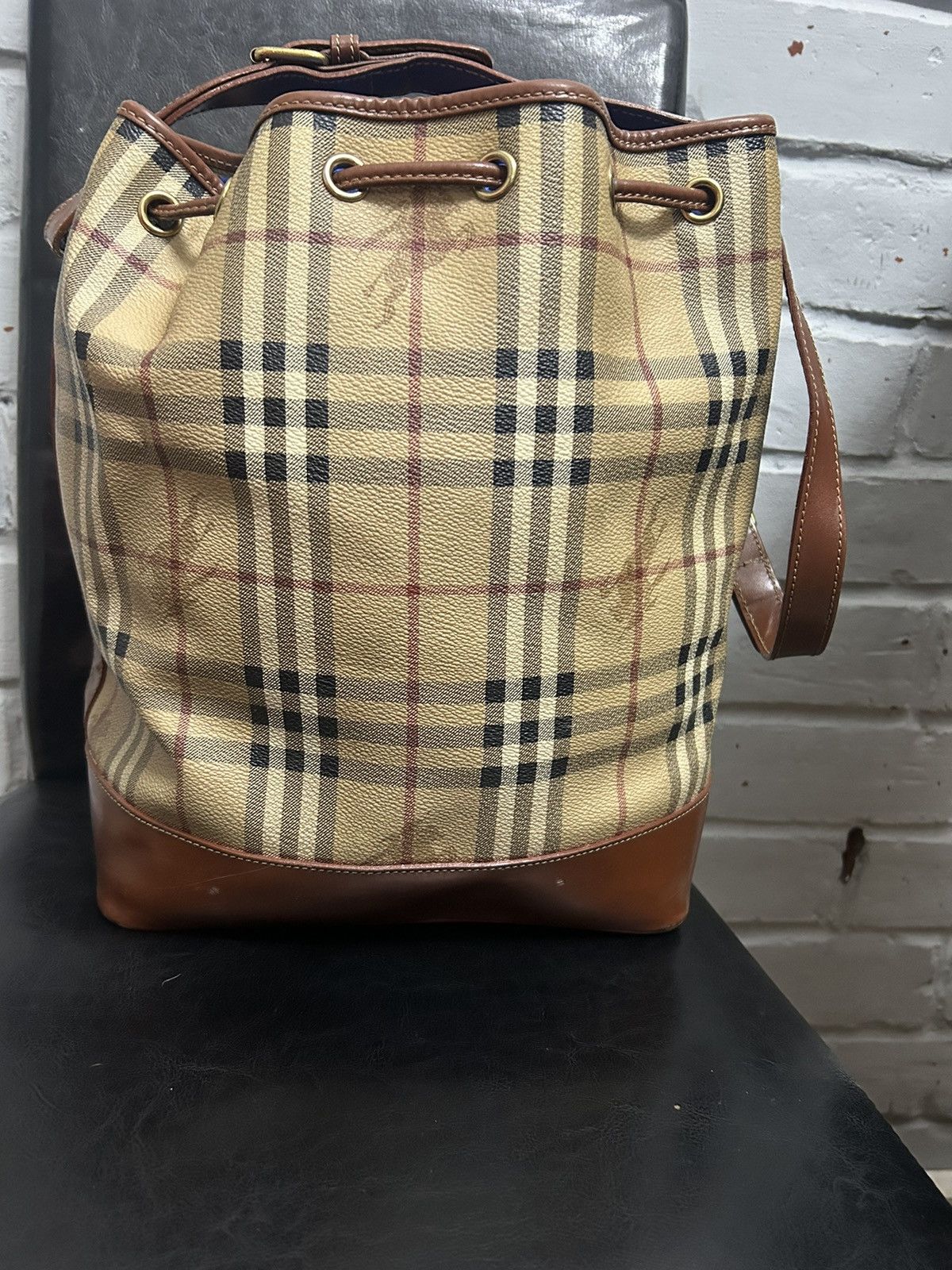 Burberry Vintage Burberry Drawstring Bucket Bag Size ONE SIZE - 2 Thumbnail