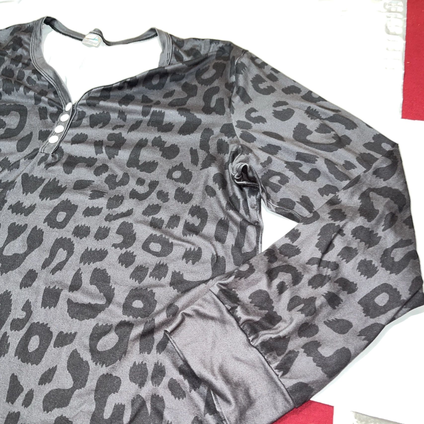 Vintage Shirley & Stone Shirt Women’s 2XL Black Leopard Animal Print Knit Thermal Henley Pullover Button Neck Top Long Sleeve Size XXL / US 16-18 / IT 52-54 - 3 Thumbnail