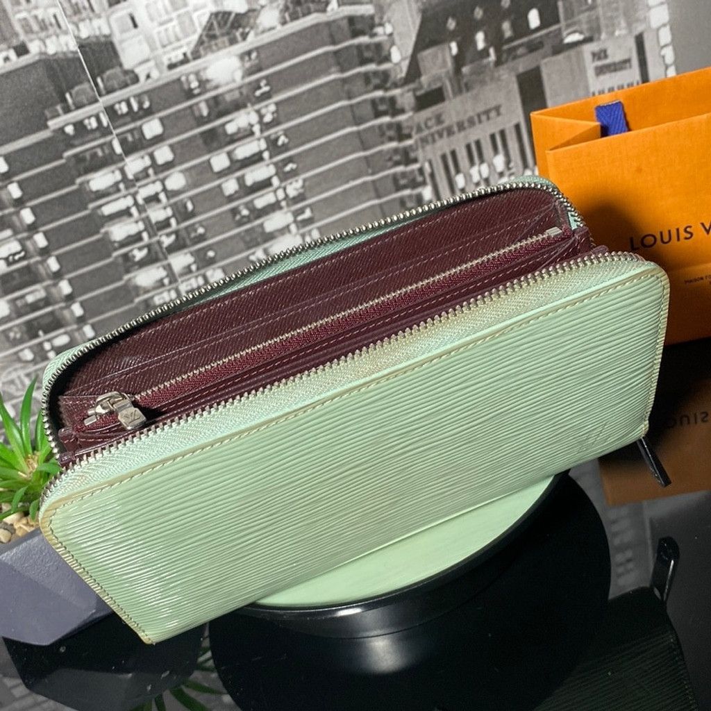 Louis Vuitton Auth Rare Louis Vuitton Epi Electric Patent Leather Wallet Size ONE SIZE - 10 Thumbnail
