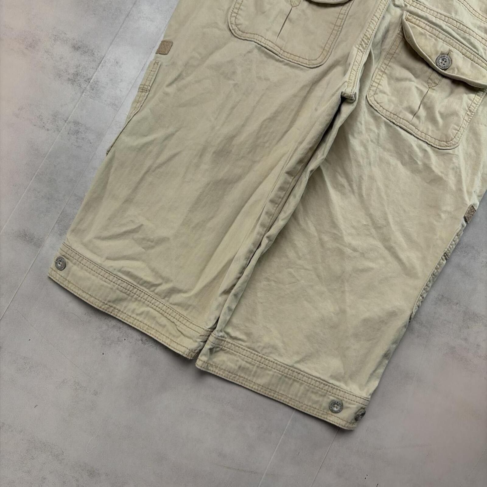 Levi's Y2K Tan Levi’s Grunge Gothic Cargo Capri Pants Size 30" / US 8 / IT 44 - 4 Thumbnail