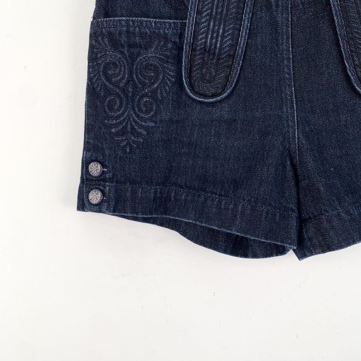 Chanel Chanel Navy Blue Court Flower Dark Embroidered Cotton Shorts Size 26" / US 2 / IT 38 - 4 Thumbnail