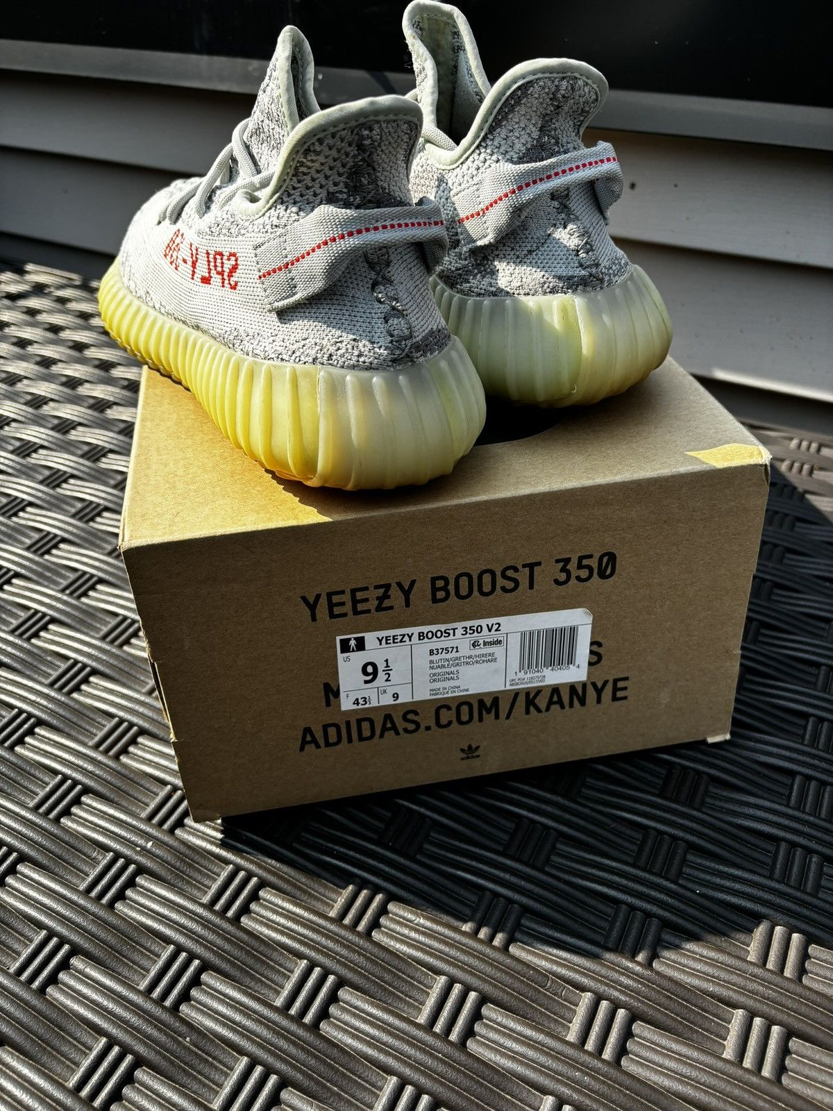Yeezy Yeezy 350 V2 “Blue Tint” Size US 9.5 / EU 42-43 - 3 Thumbnail