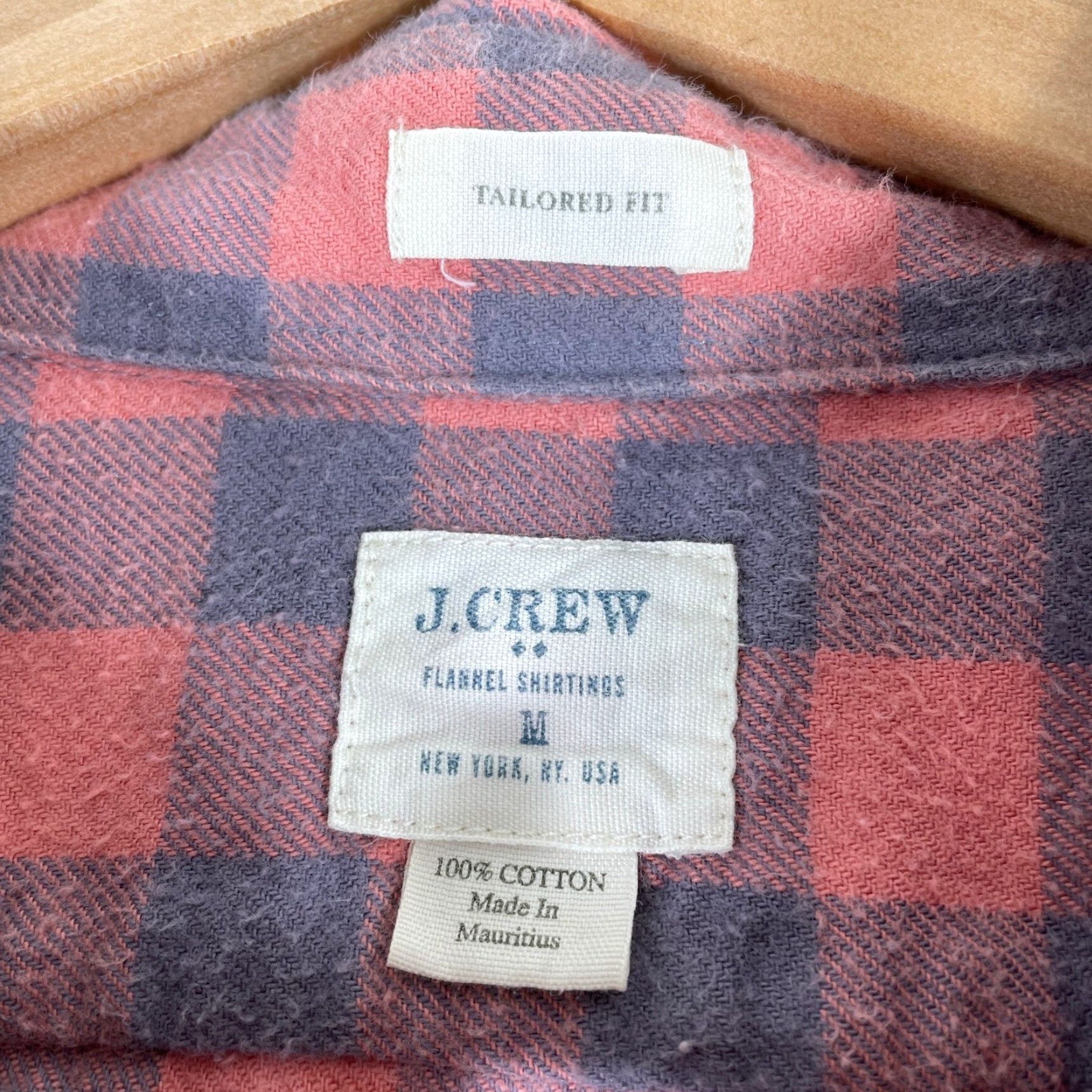 J.Crew J. Crew Plaid Flannel Button-Down Shirt Mens M Red Cotton Tailored Fit Size US M / EU 48-50 / 2 - 3 Thumbnail
