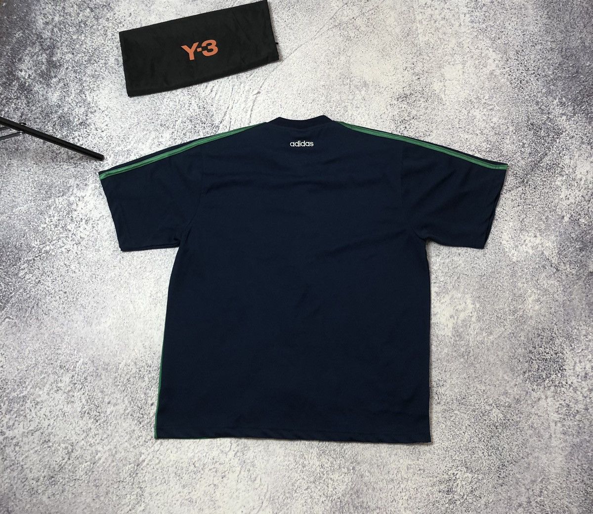 Adidas Vintage mens t-shirt adidas size Xl casual usa Size US XL / EU 56 / 4 - 8 Thumbnail
