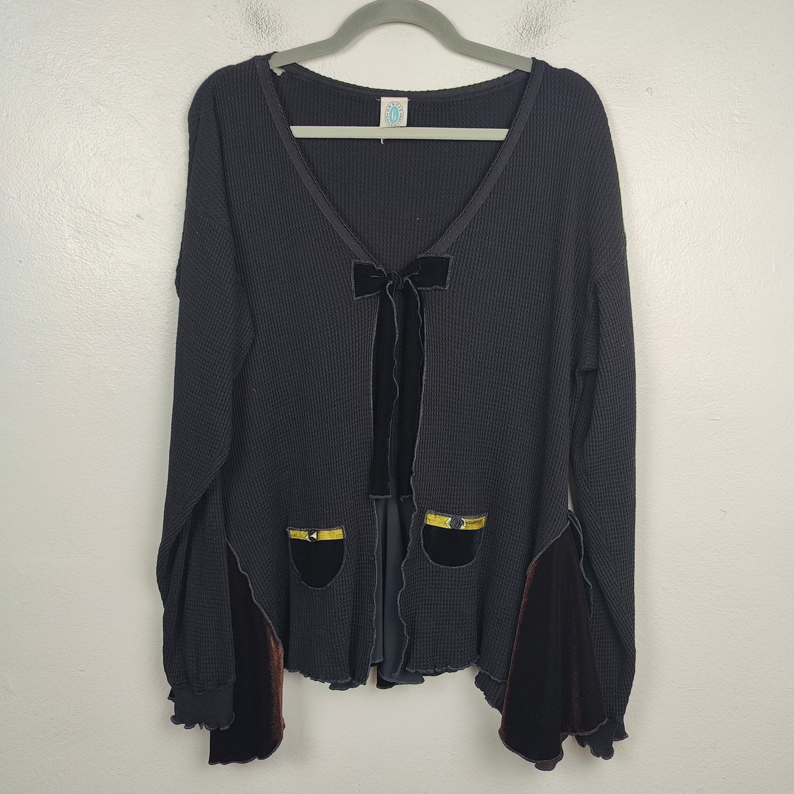 Other Vintage Y2K Cardigan One Size Black Goth Witchy Velvet Size ONE SIZE - 1 Thumbnail