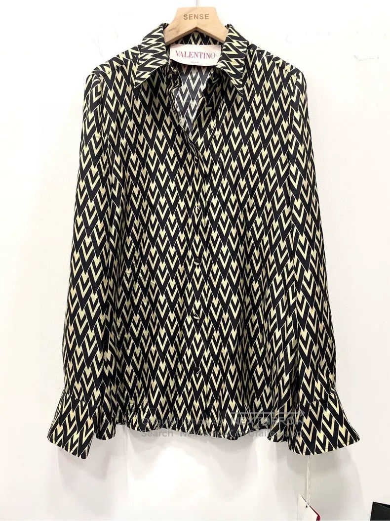 Valentino Valentino Pre-Spring V-Line Shirt Size US XS / EU 42 / 0 - 1 Thumbnail