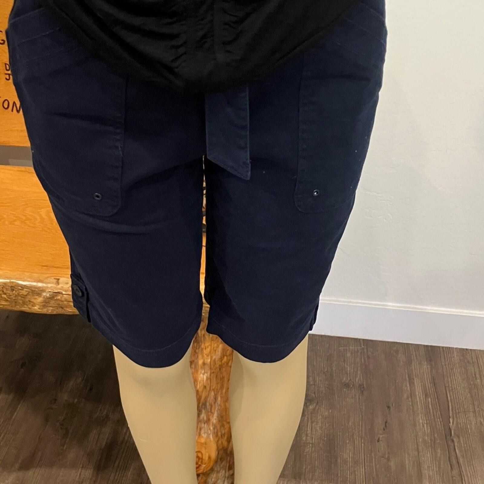 Other Gloria Vanderbilt Dark Blue Belted Cargo Shorts Size 28" / US 6 / IT 42 - 3 Thumbnail