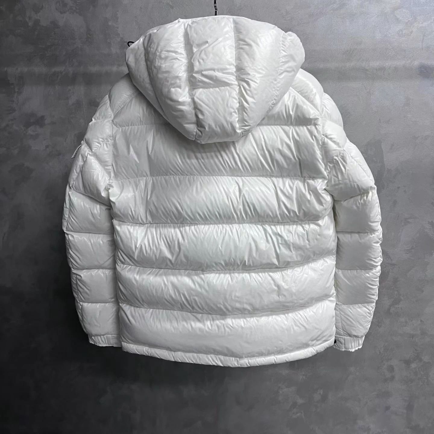 Moncler Moncler White Down Hooded Puffer Size 3 Size L / US 10 / IT 46 - 2 Thumbnail