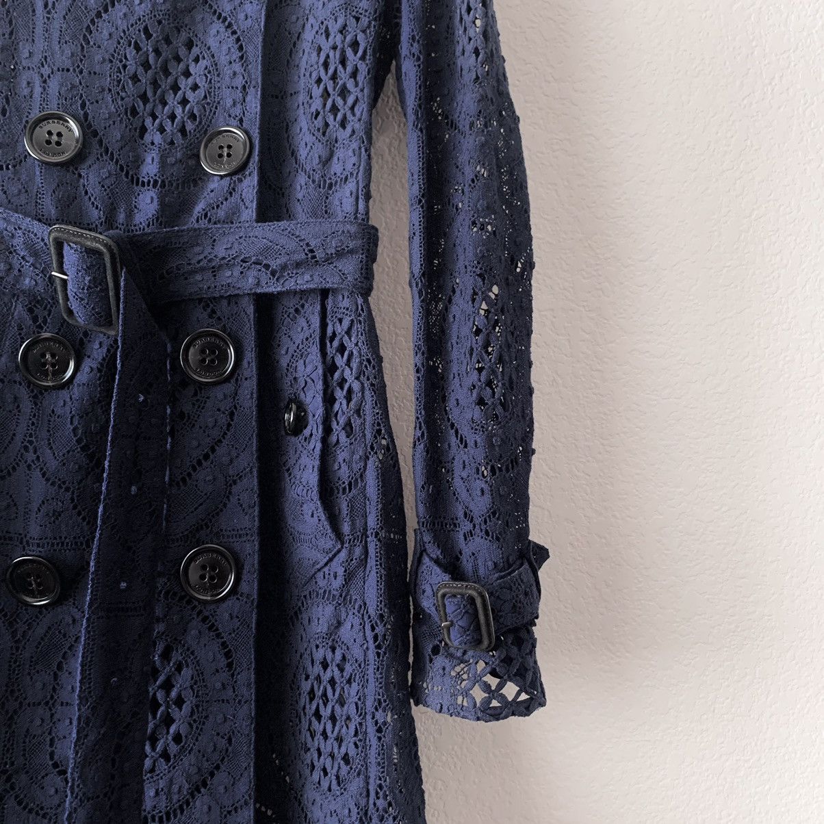 Burberry Burberry lace trench coat Size XS / US 0-2 / IT 36-38 - 23 Thumbnail