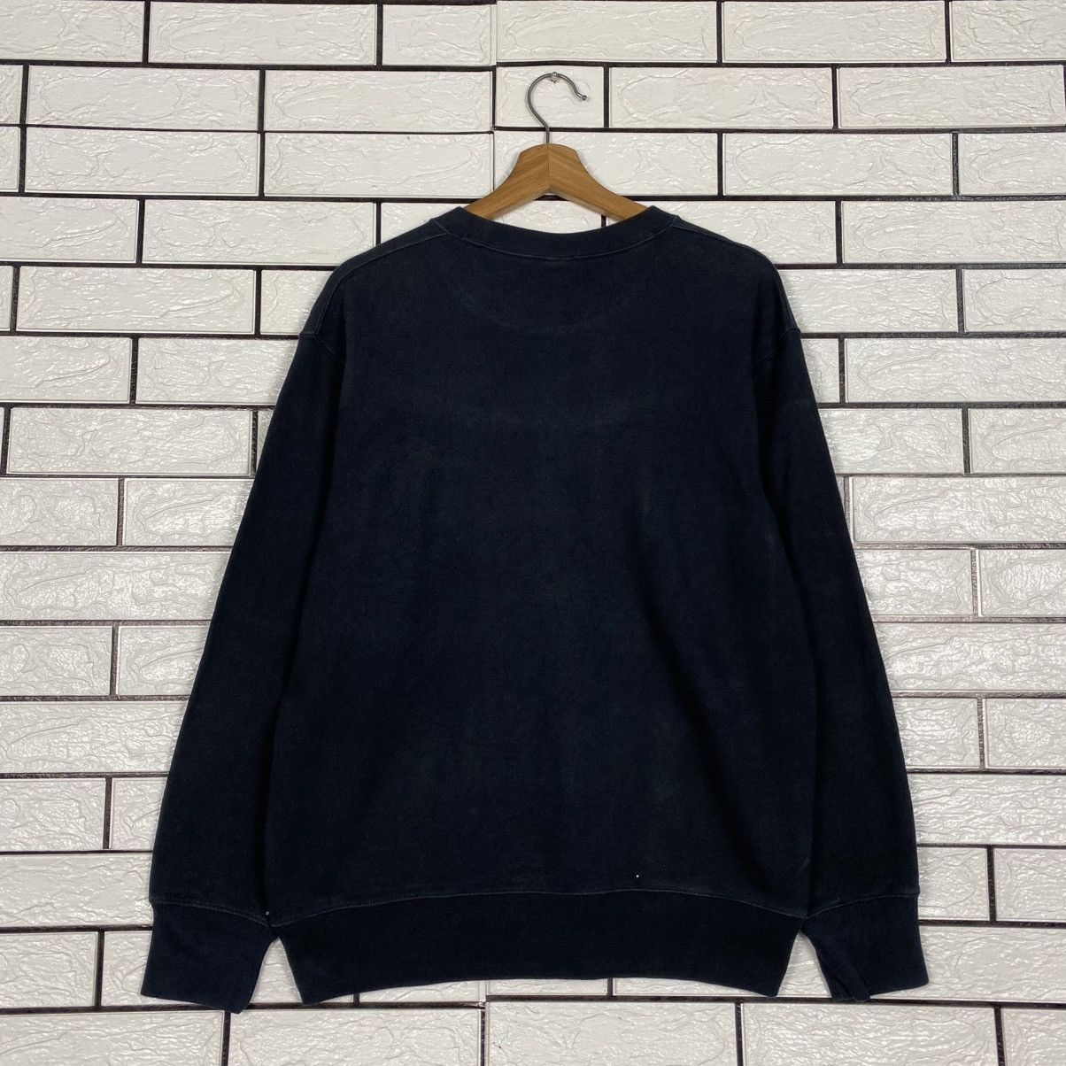Japanese Brand Musee Du Louvre X Peter Saville Sweatshirt Big Logo Size US L / EU 52-54 / 3 - 9 Thumbnail