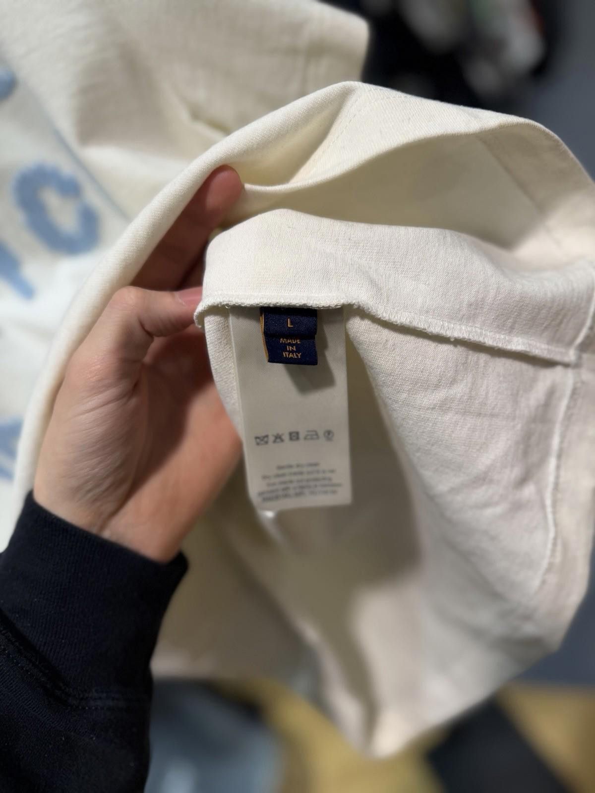 Louis Vuitton Men’s White Louis Vuitton Shirt Size Large Embroidery $1200 Size US L / EU 52-54 / 3 - 7 Thumbnail