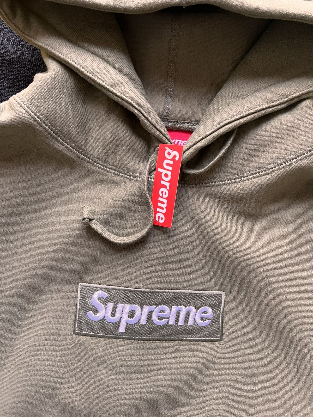 Supreme M Supreme Box Logo Hooded Sweatshirt olive FW25 green hoodie Size US M / EU 48-50 / 2 - 6 Thumbnail