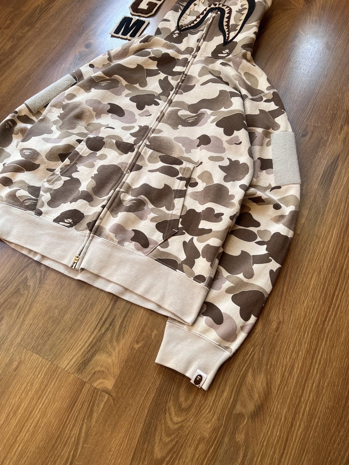 Bape Rare Bape Gradation Camo Shark Zip Up Hoodie Size US L / EU 52-54 / 3 - 3 Thumbnail