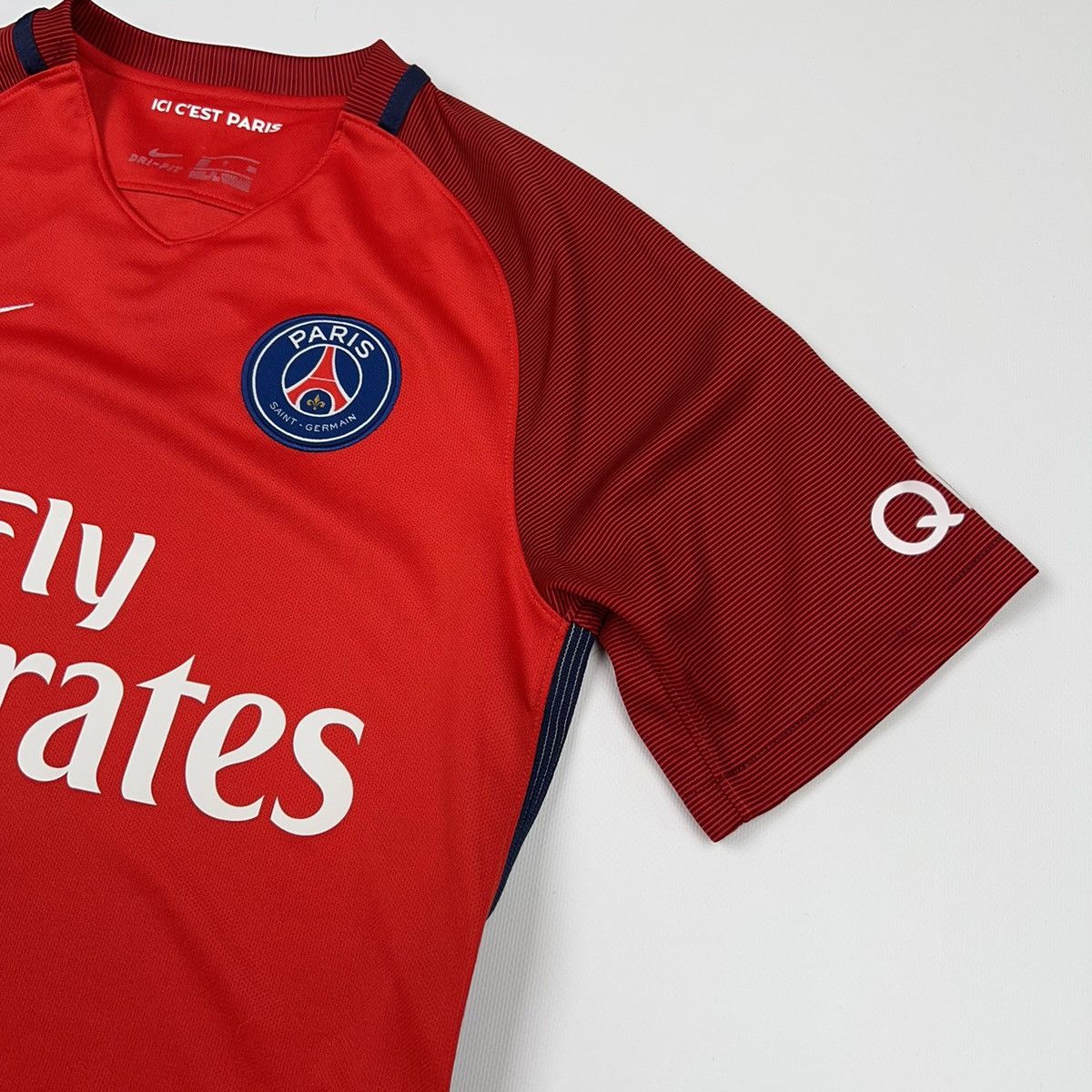 Nike Nike PSG 2016 Jersey Red Soccer Football Size US S / EU 44-46 / 1 - 8 Thumbnail